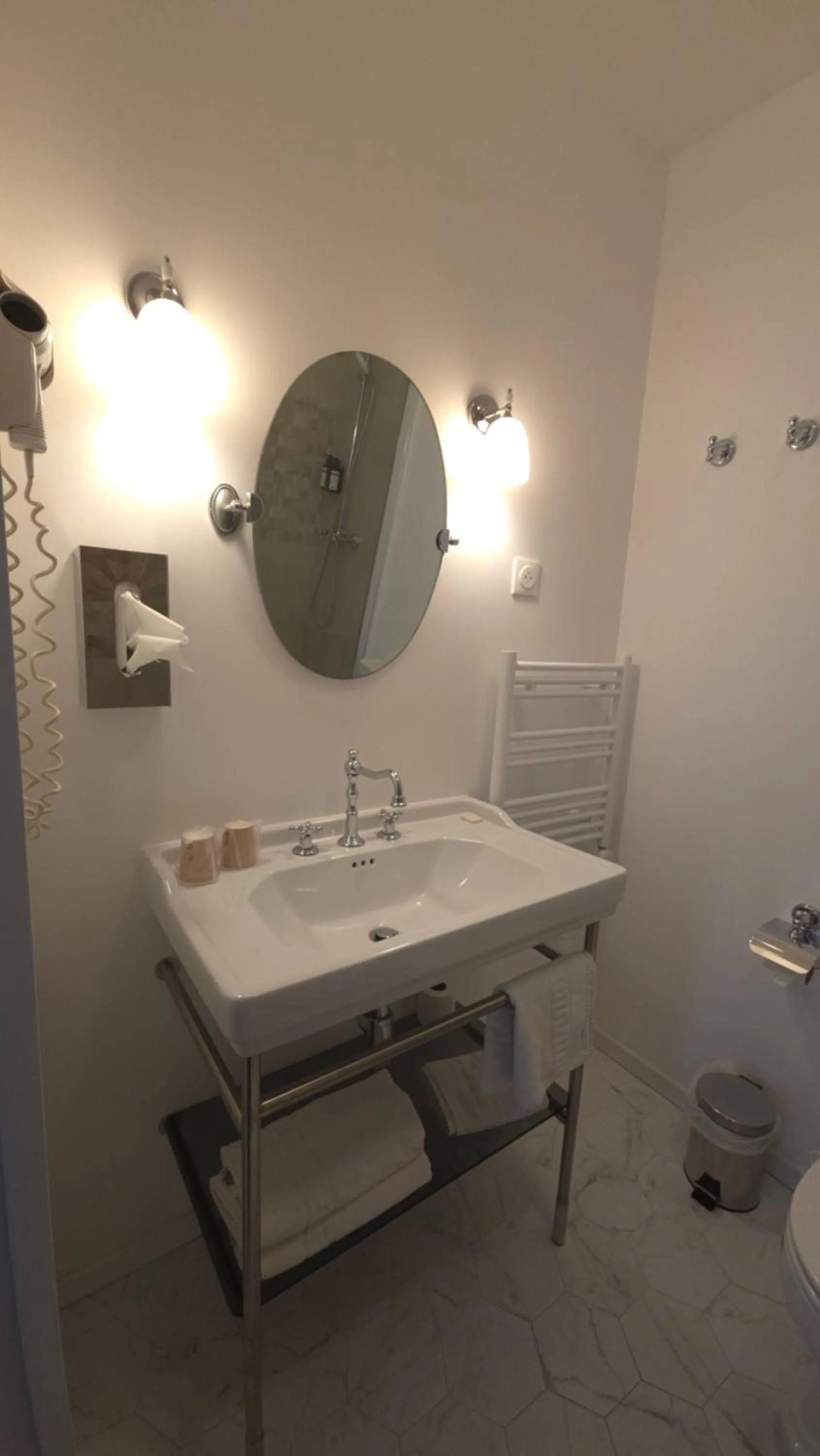 Bathroom in Hotel Dandy Rouen centre