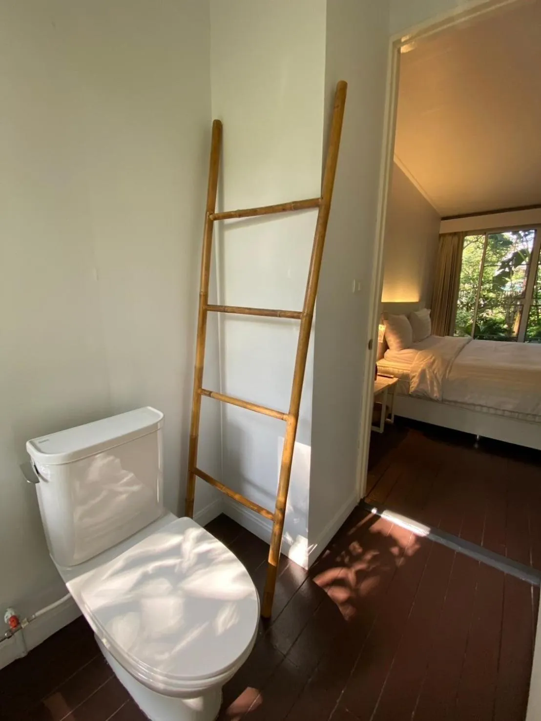 Bathroom, Bed in Cochet