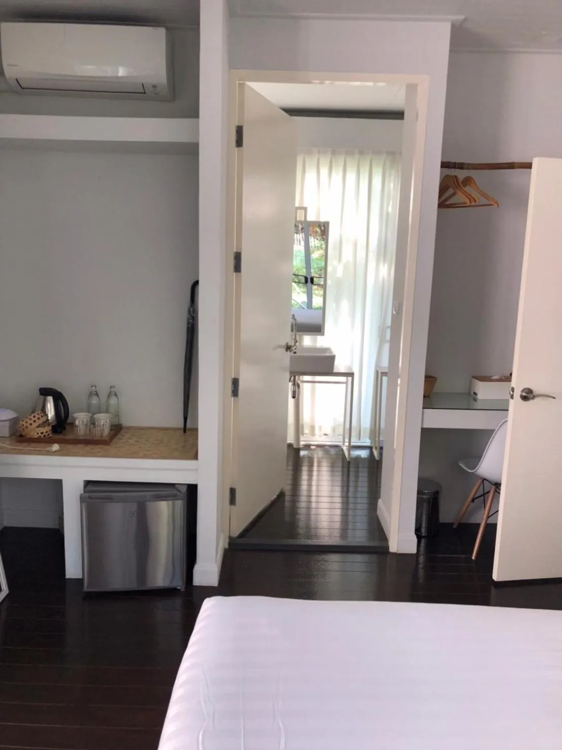 Bedroom, Bed in Cochet