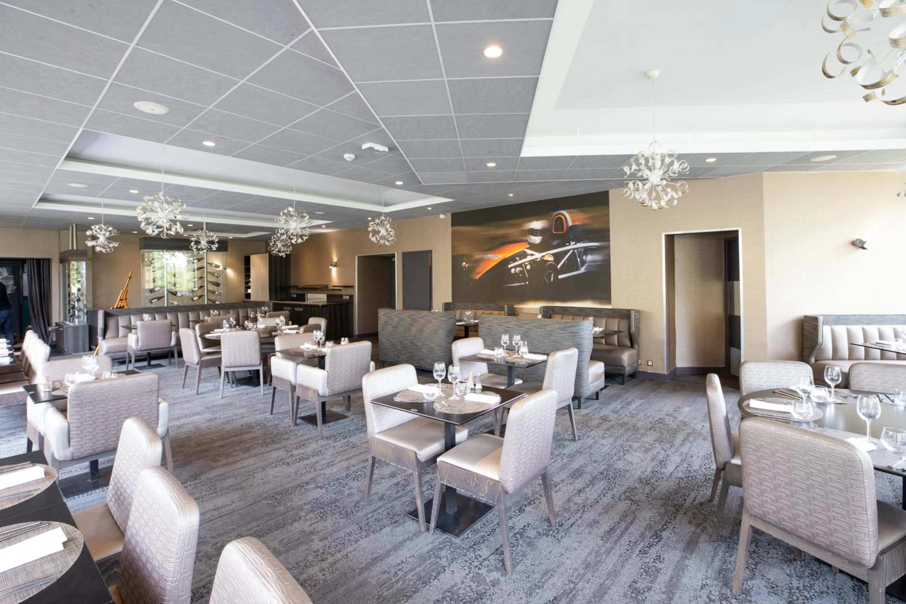 Restaurant/places to eat in Hotel Le Paddock