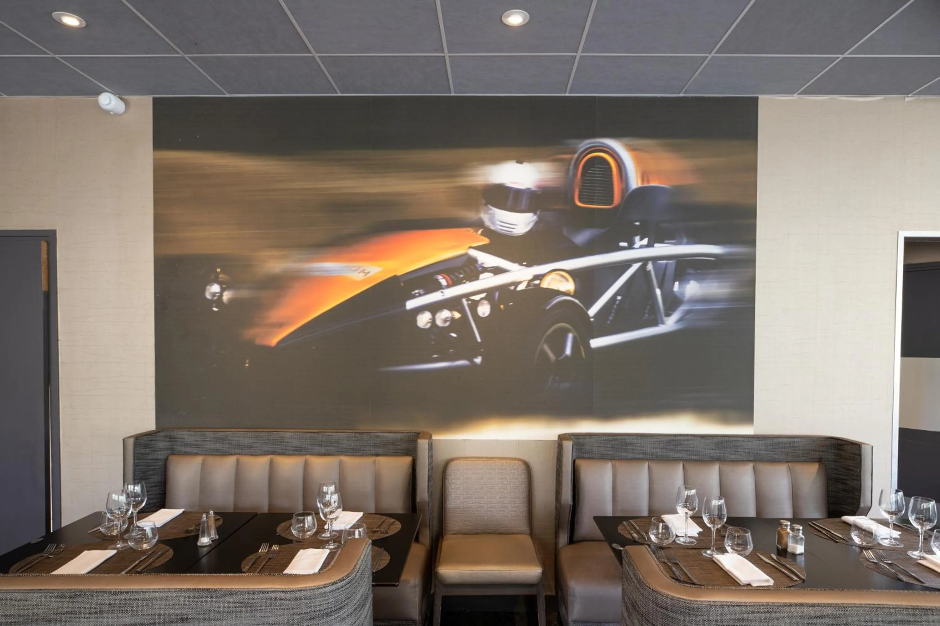 Restaurant/places to eat in Hotel Le Paddock