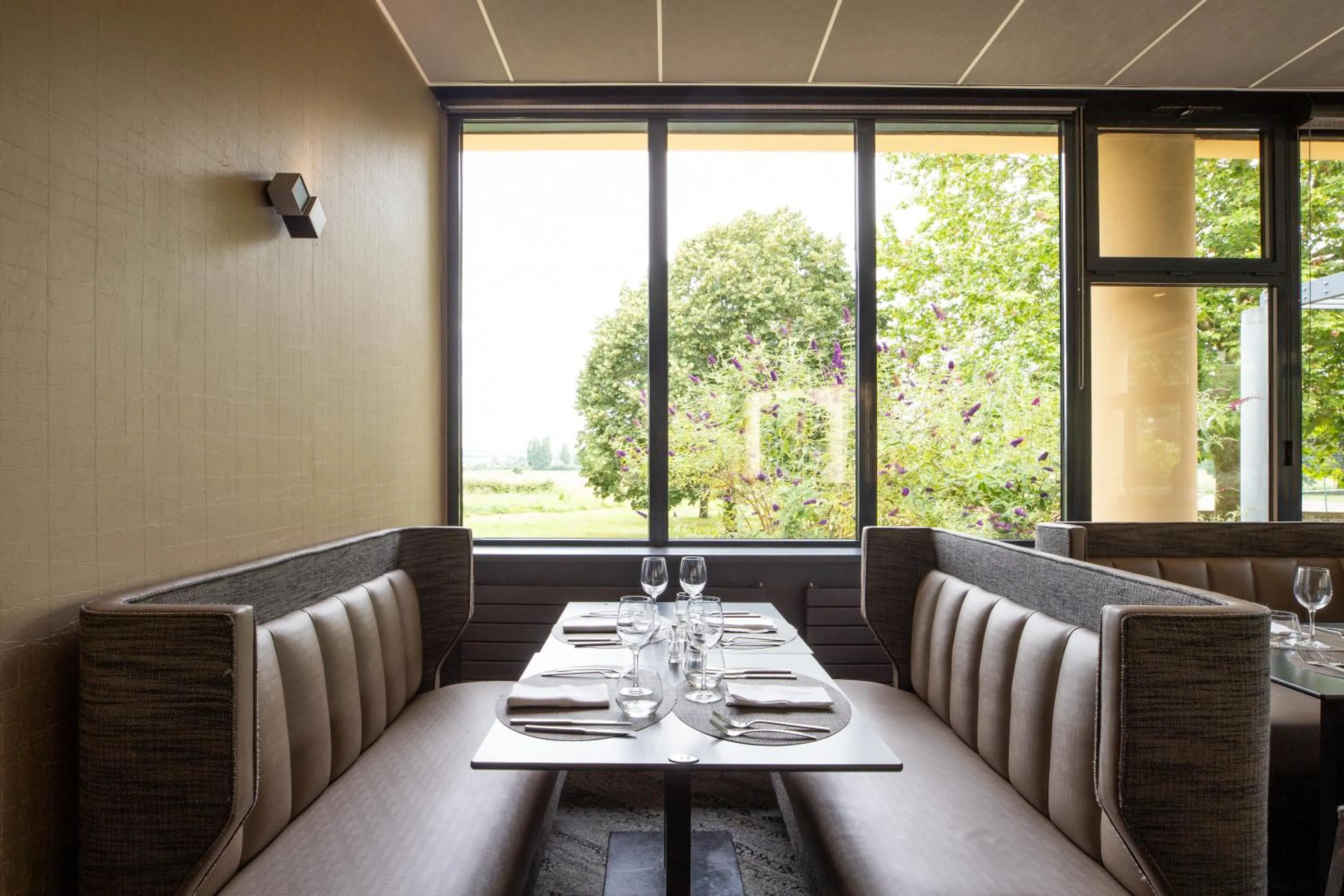 Restaurant/places to eat in Hotel Le Paddock