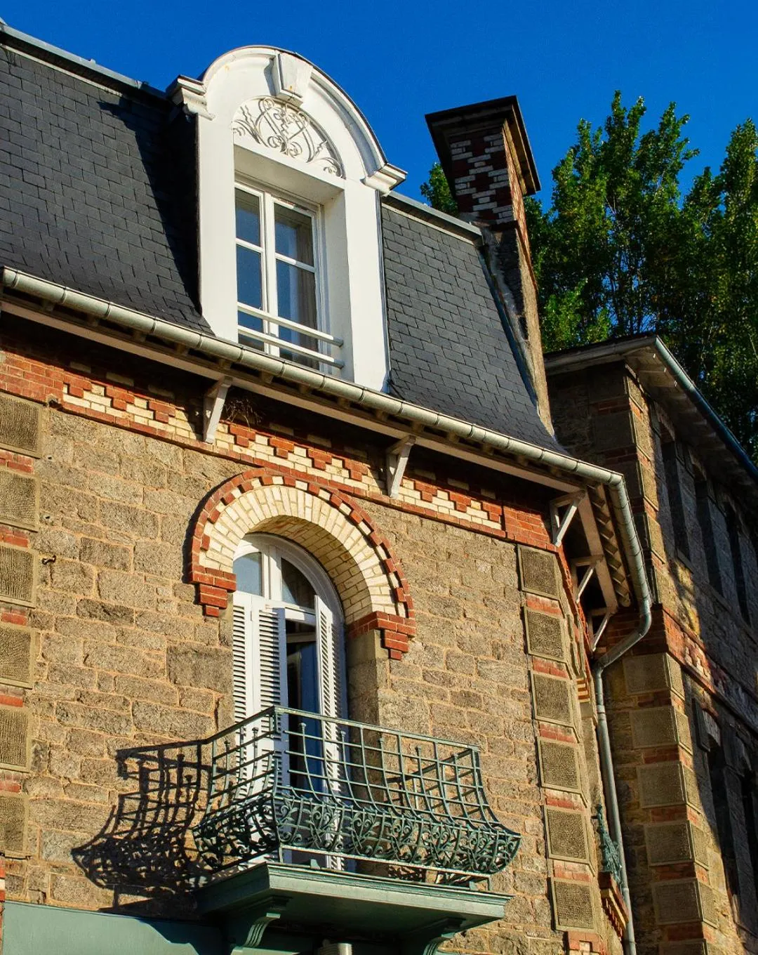 Property building in Hotel du Parc