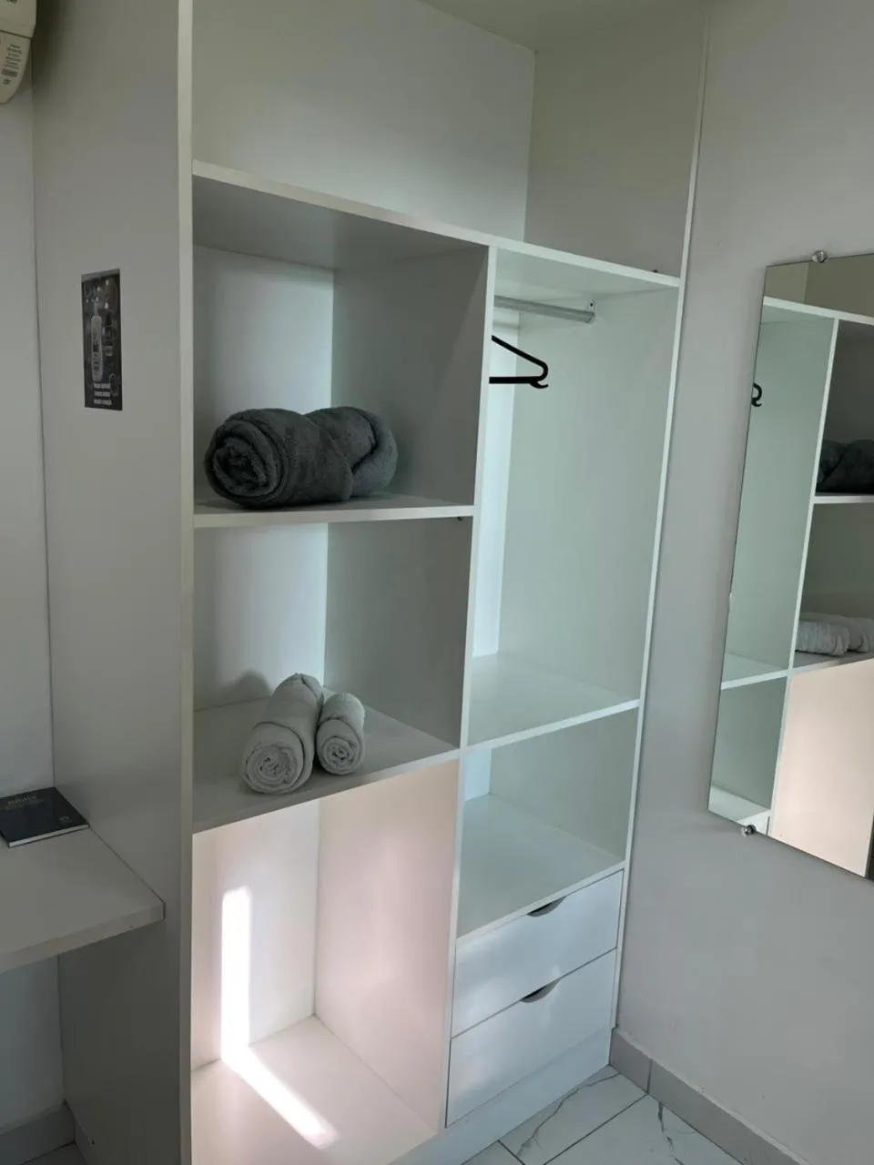 wardrobe in Goiana Palace Hotel - Fácil Acesso a Fábrica da JEEP, KLABIN, HEMOBRÁS, VIVIX