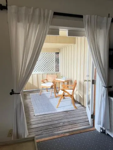 Bed in Kingfish at West Sound