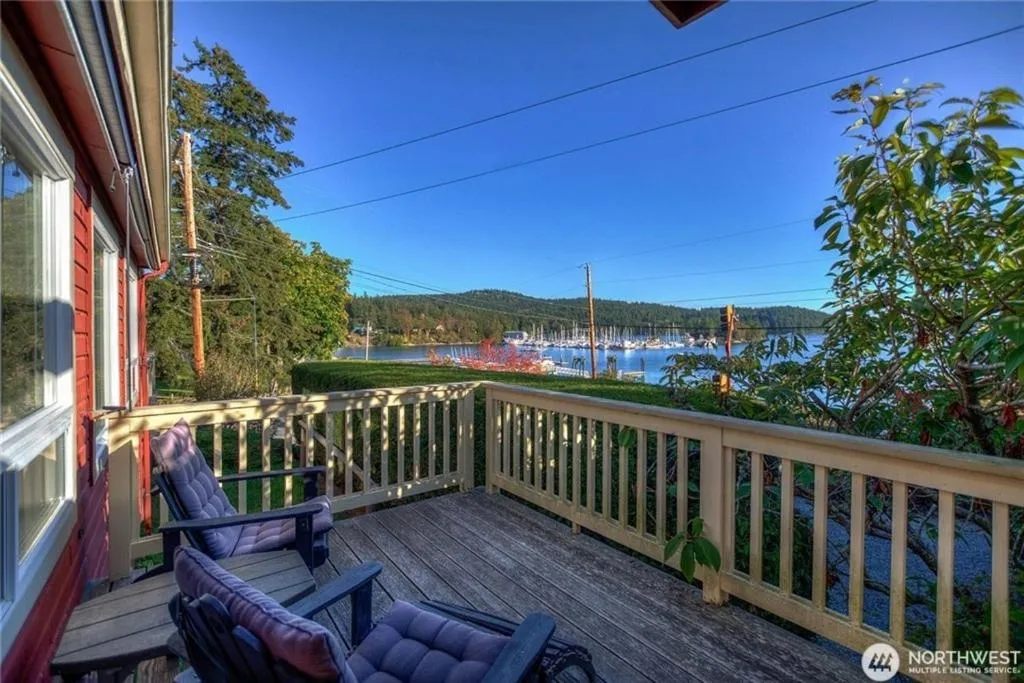 Patio in Kingfish at West Sound