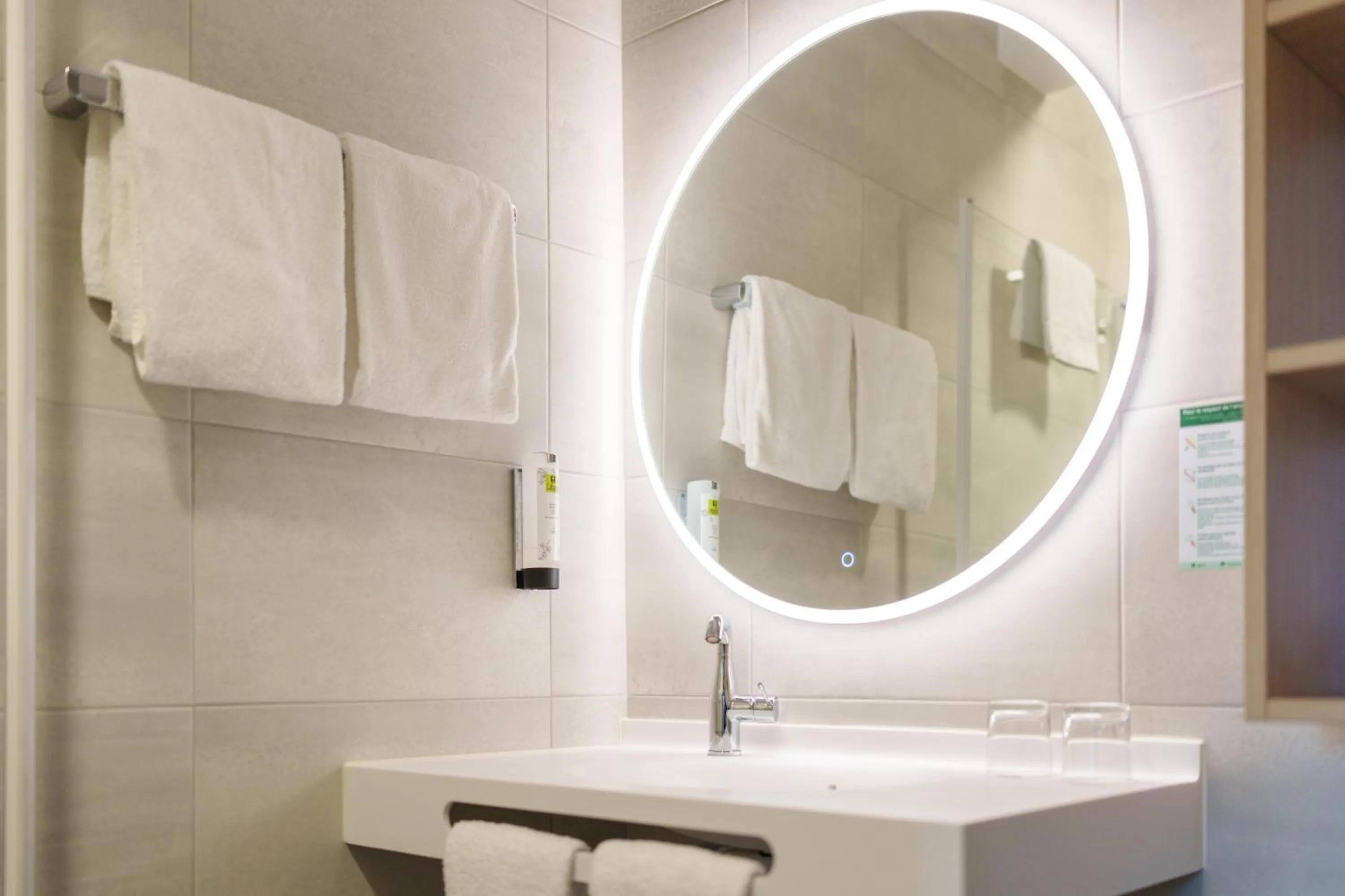 Bathroom in Logis Hôtel Restaurant Ritter'Hoft