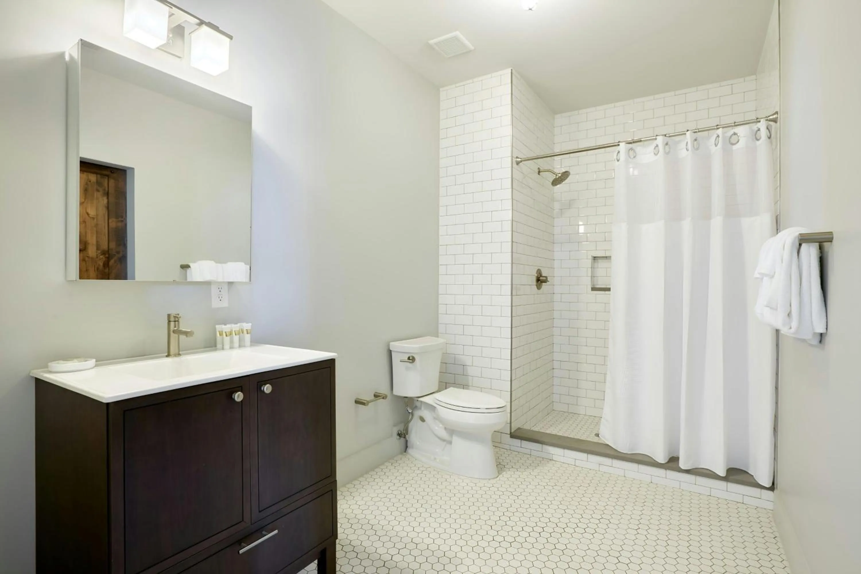 Bathroom in Sonder by Marriott Bonvoy The Broughton Apartments Historic District