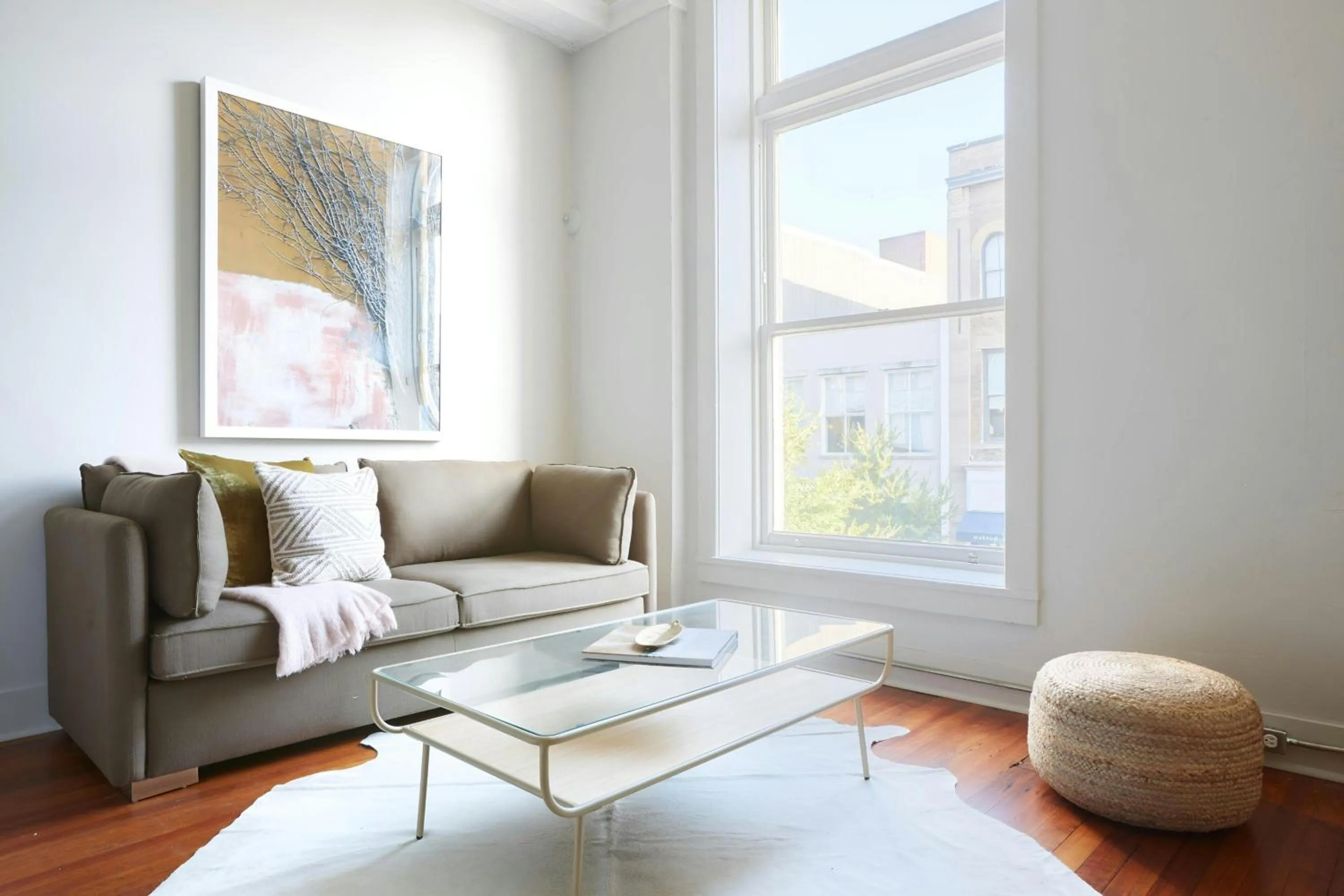 Living room in Sonder by Marriott Bonvoy The Broughton Apartments Historic District