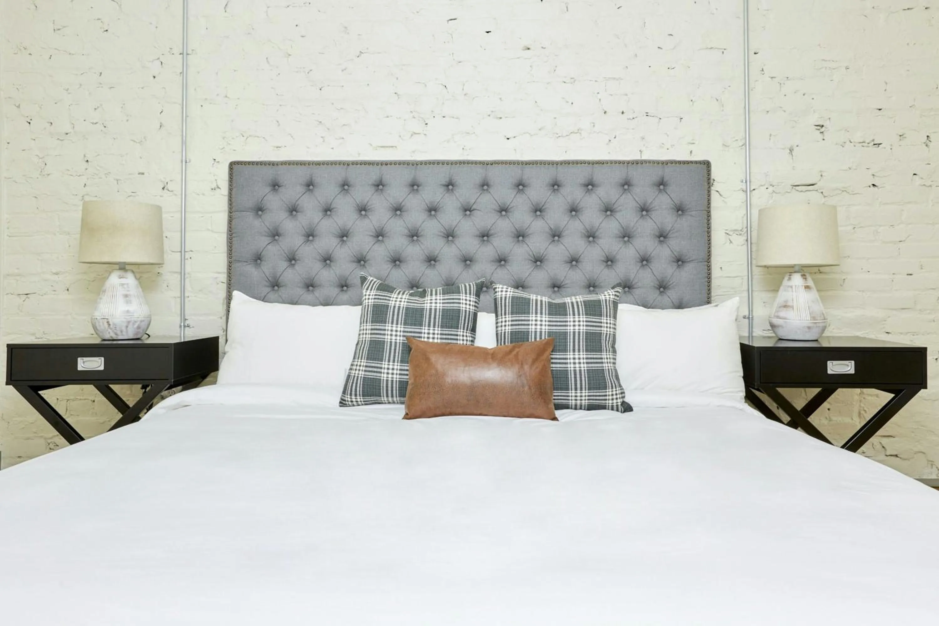 Bedroom, Bed in Sonder by Marriott Bonvoy The Broughton Apartments Historic District