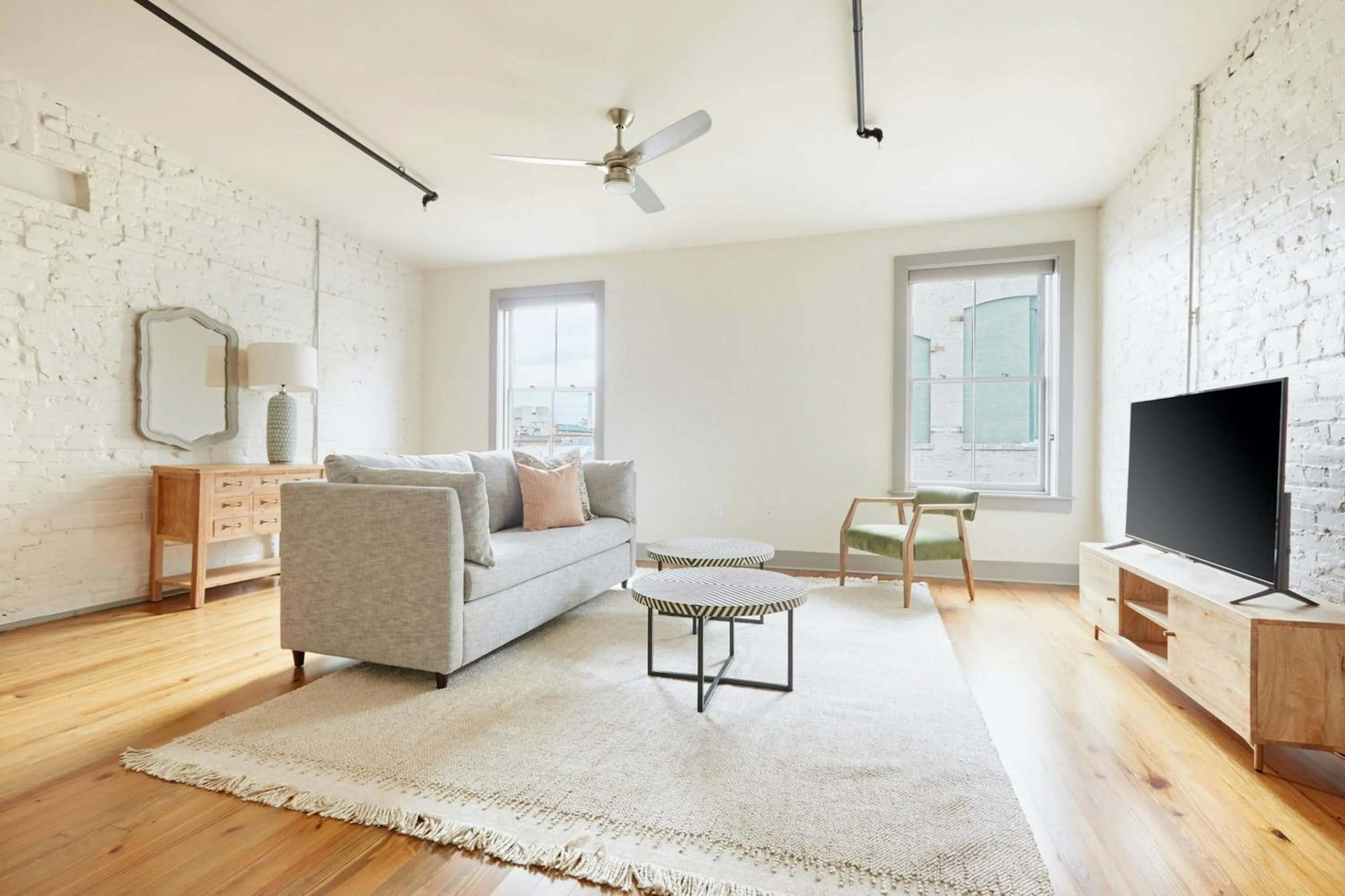 Living room in Sonder by Marriott Bonvoy The Broughton Apartments Historic District