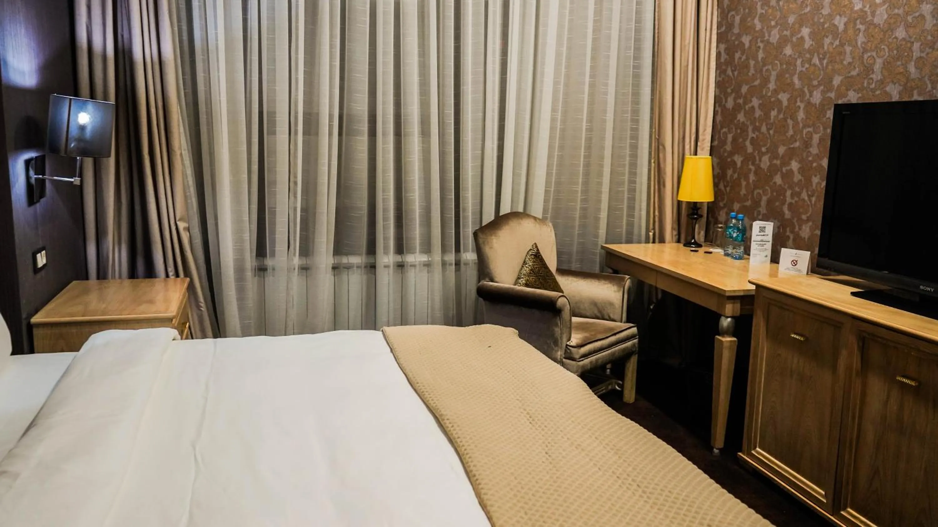 Bed in JELSOMINOHotel