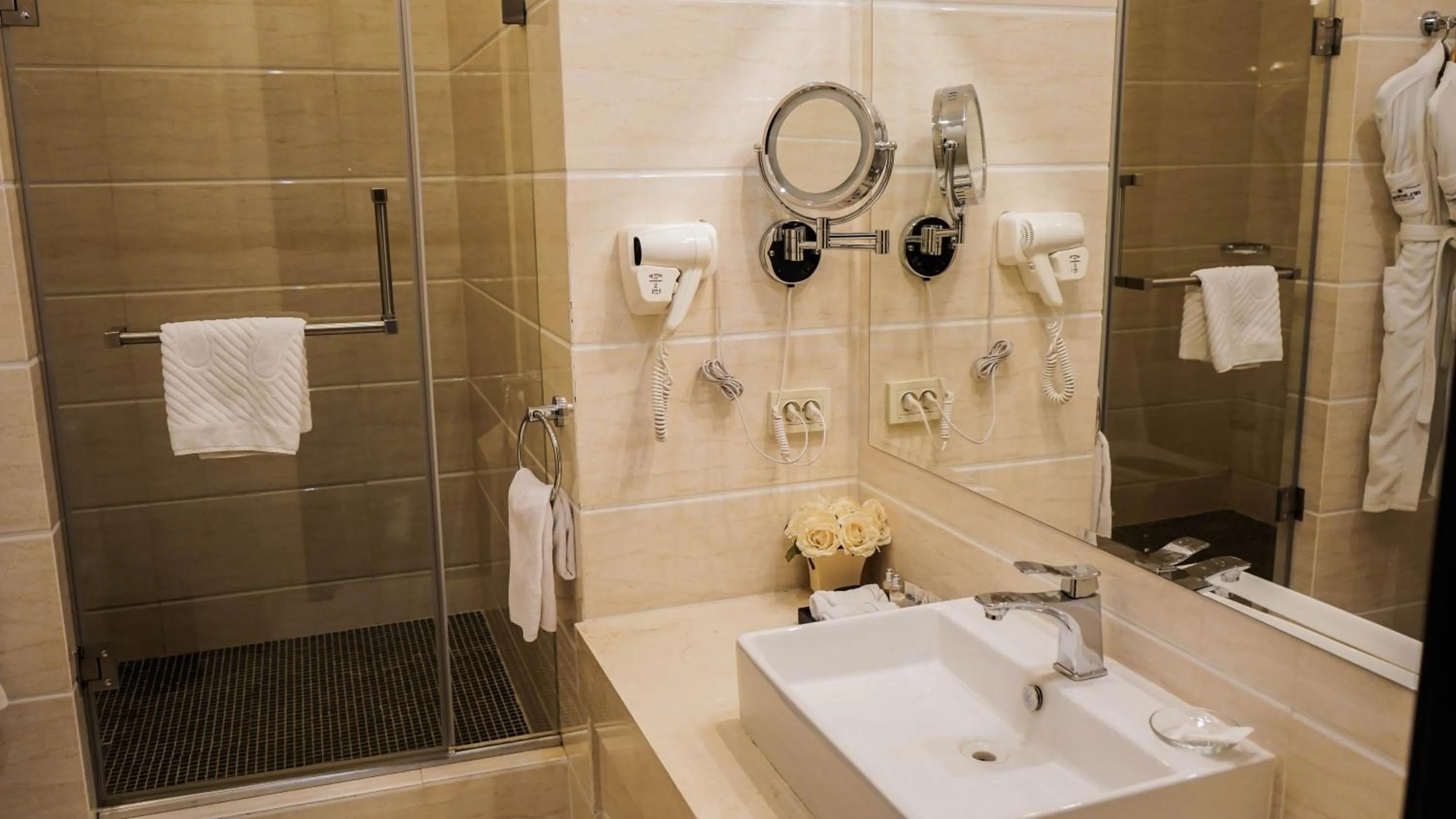 Bathroom in JELSOMINOHotel