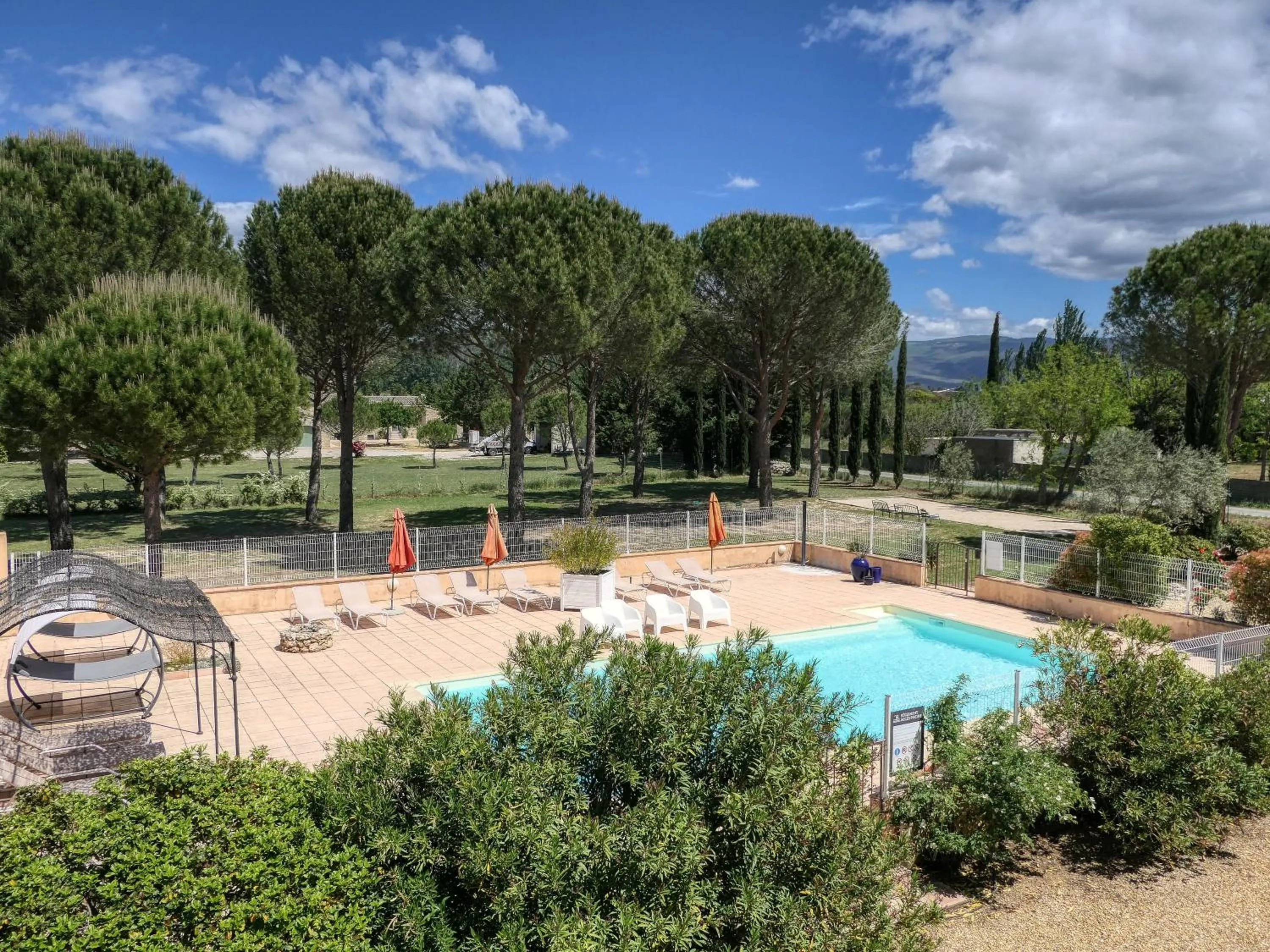 Logis Hôtel Le Manoir - Luberon
