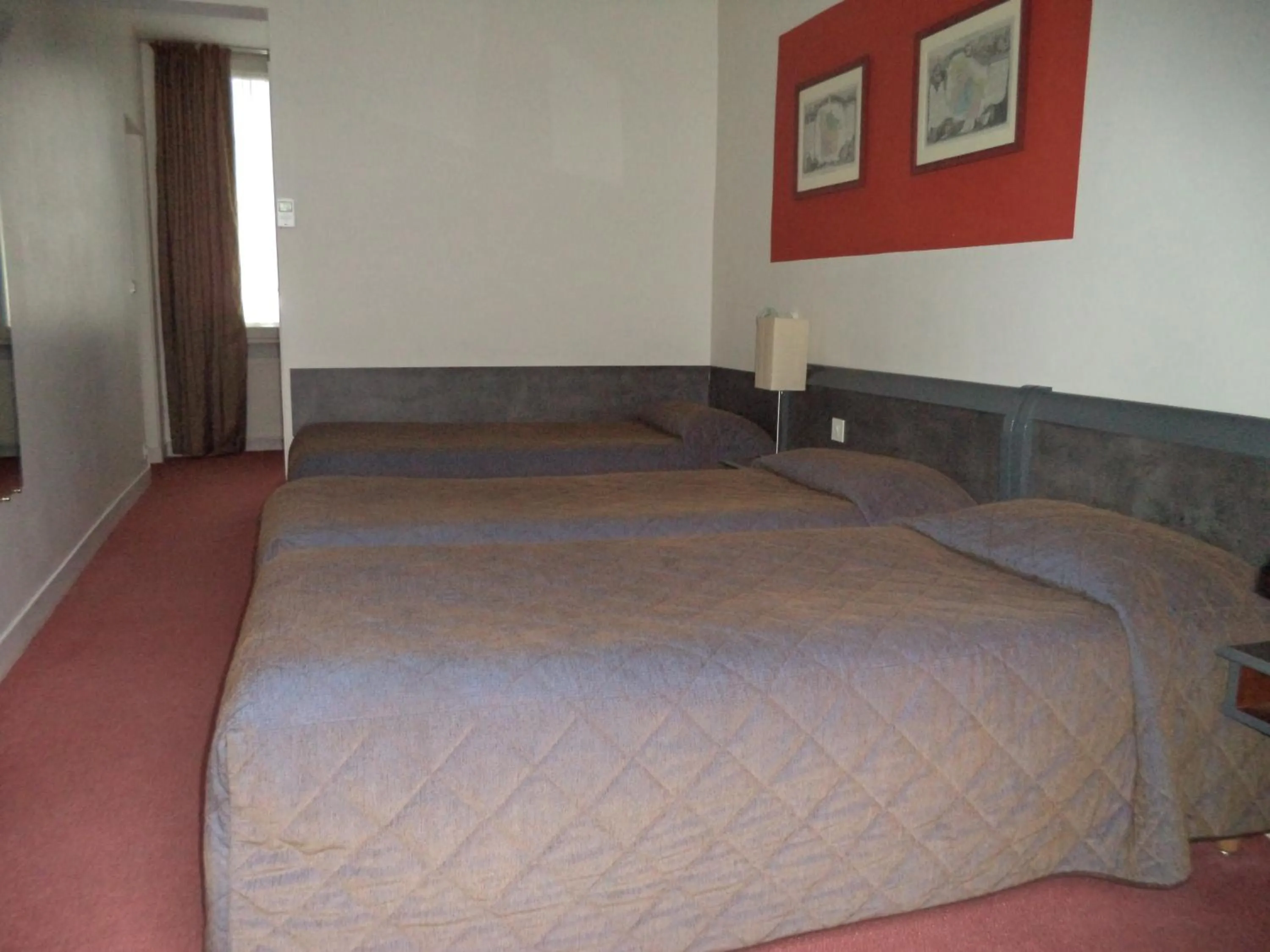 Photo of the whole room, Bed in Cit'Hotel Avallon Vauban