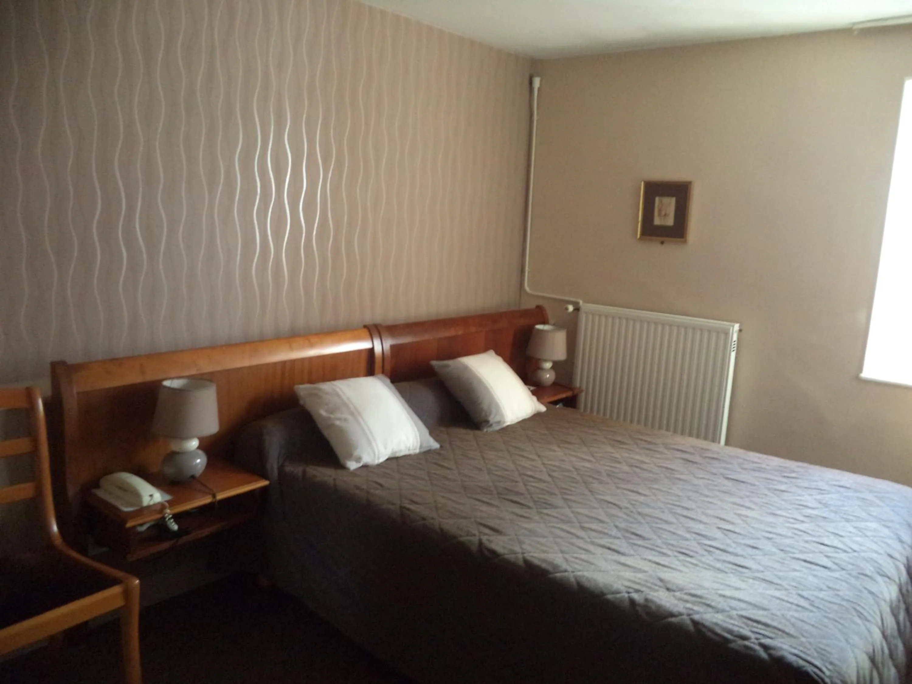 Day, Bed in Cit'Hotel Avallon Vauban