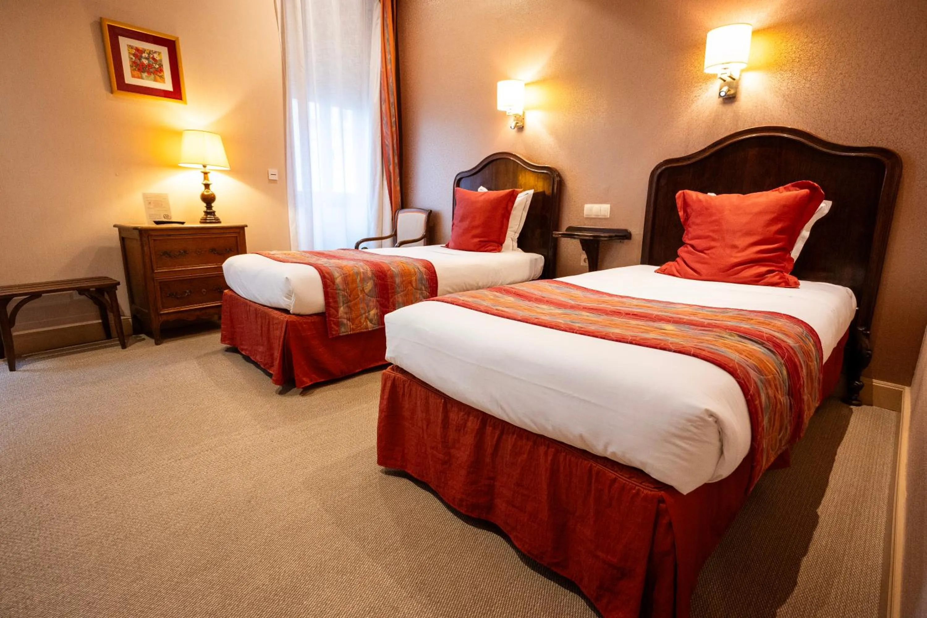 Bed in Cit'Hotel Sphinx - Hotel