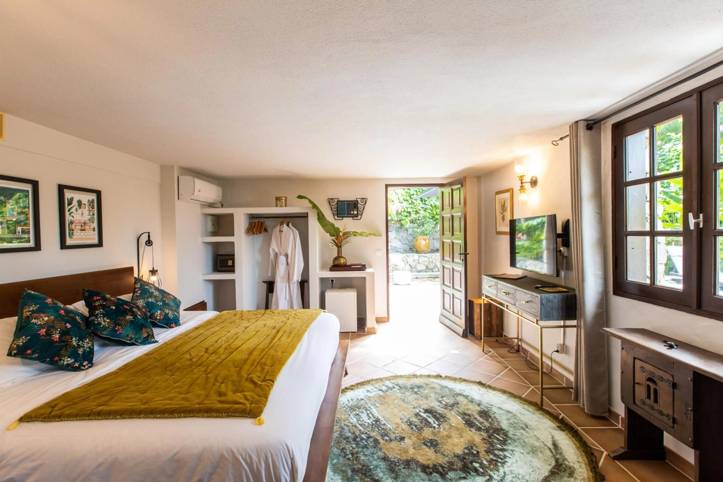 Bed in The Paradise Peak Adults only