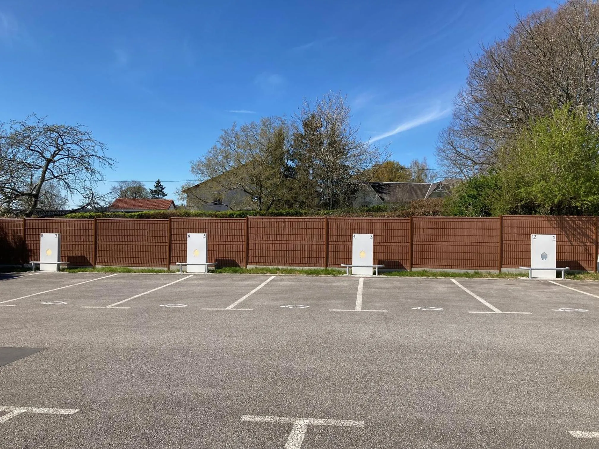 Parking in The Originals City, Hôtel Le Boeuf Rouge, Saint-Junien