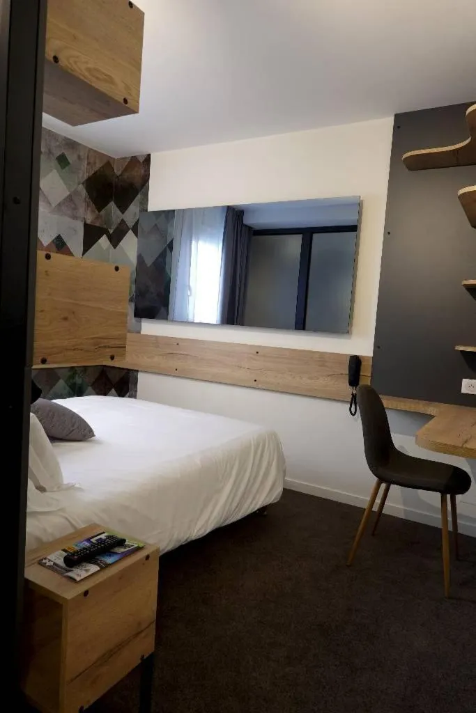 Bed in The Originals City, Hôtel Hélios, Roanne Nord