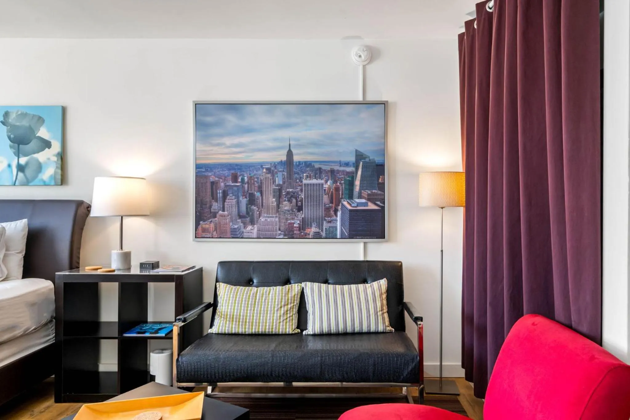 Living room in Studios On 25th by BCA Furnished Apartments