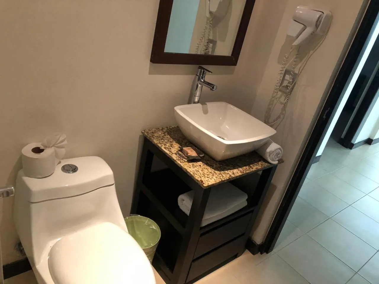 Toilet in San Pedro Hotel, 5ta Avenida