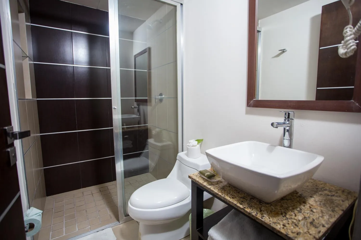 Bathroom in San Pedro Hotel, 5ta Avenida