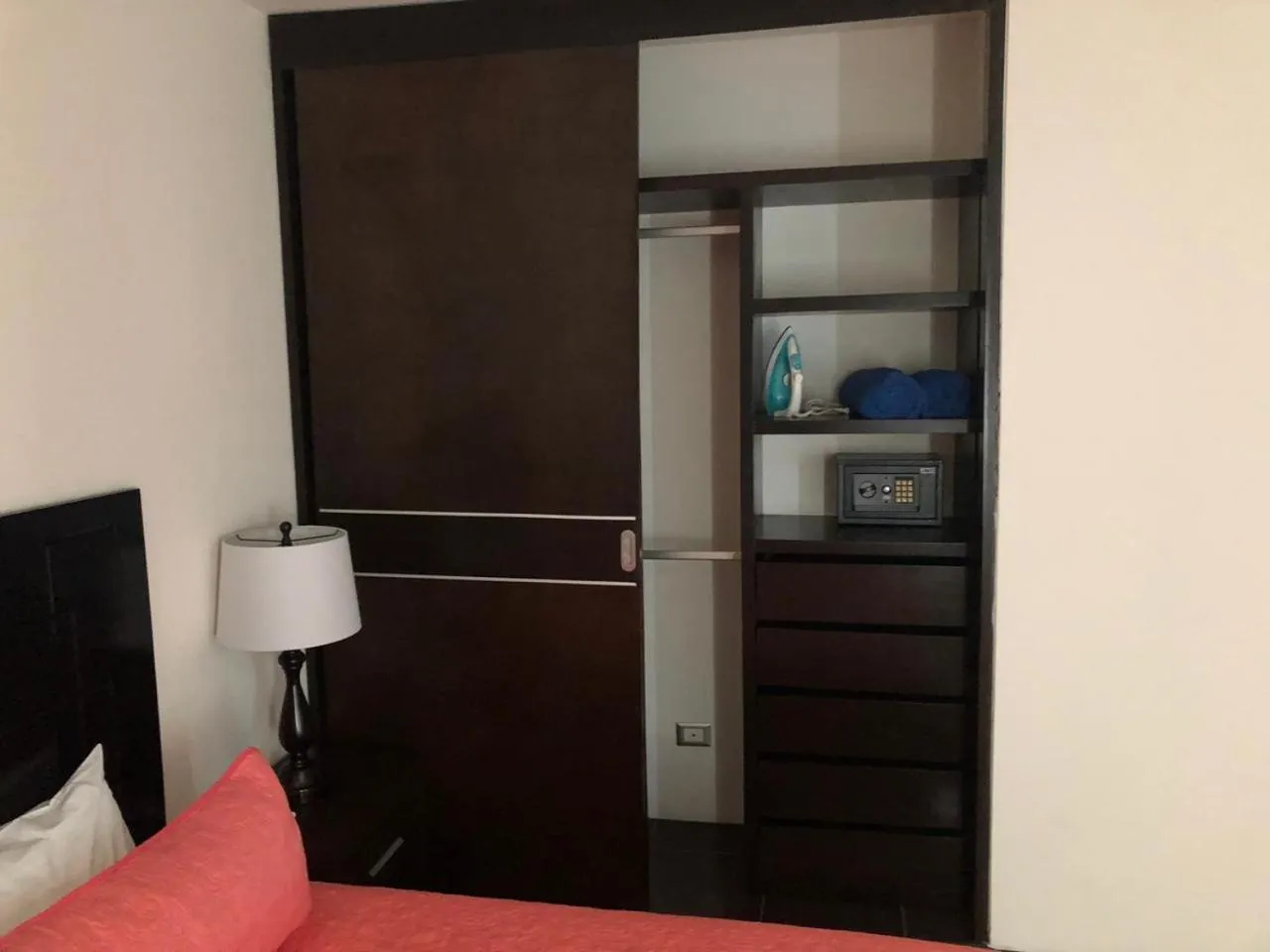 flat iron, Bed in San Pedro Hotel, 5ta Avenida