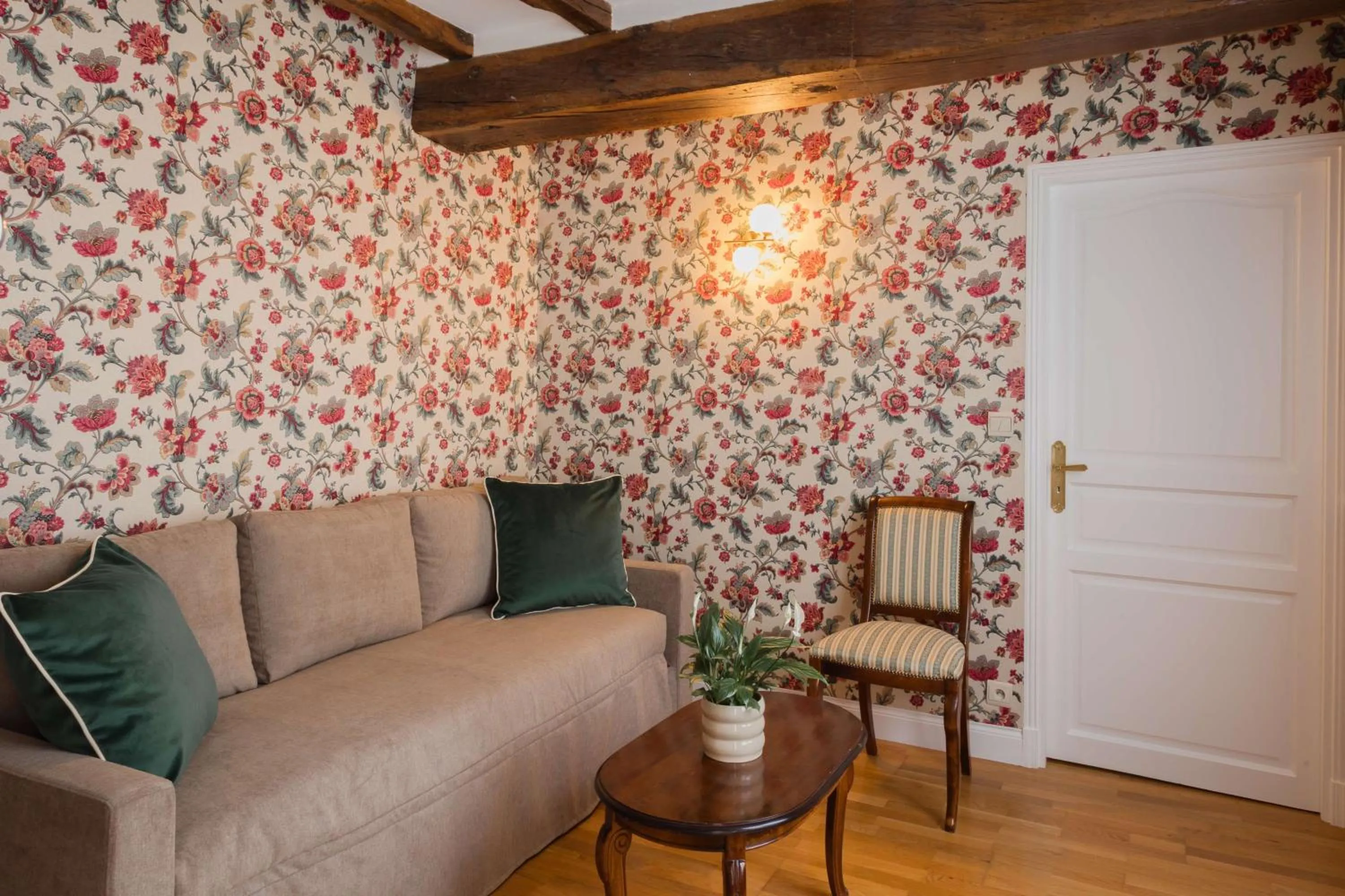 Photo of the whole room in Best Western Hôtel De France