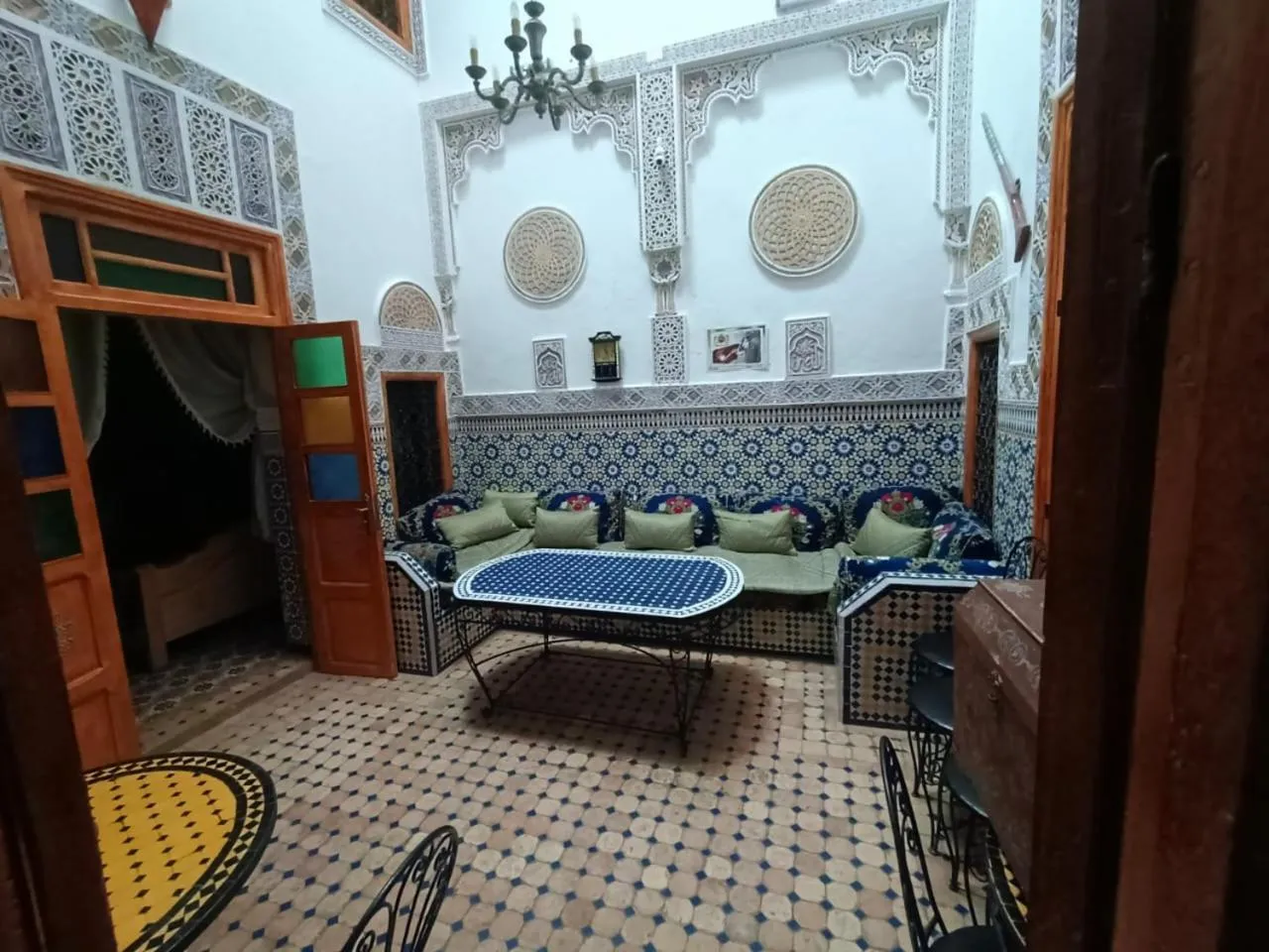 Restaurant/places to eat in Riad lala Drissia