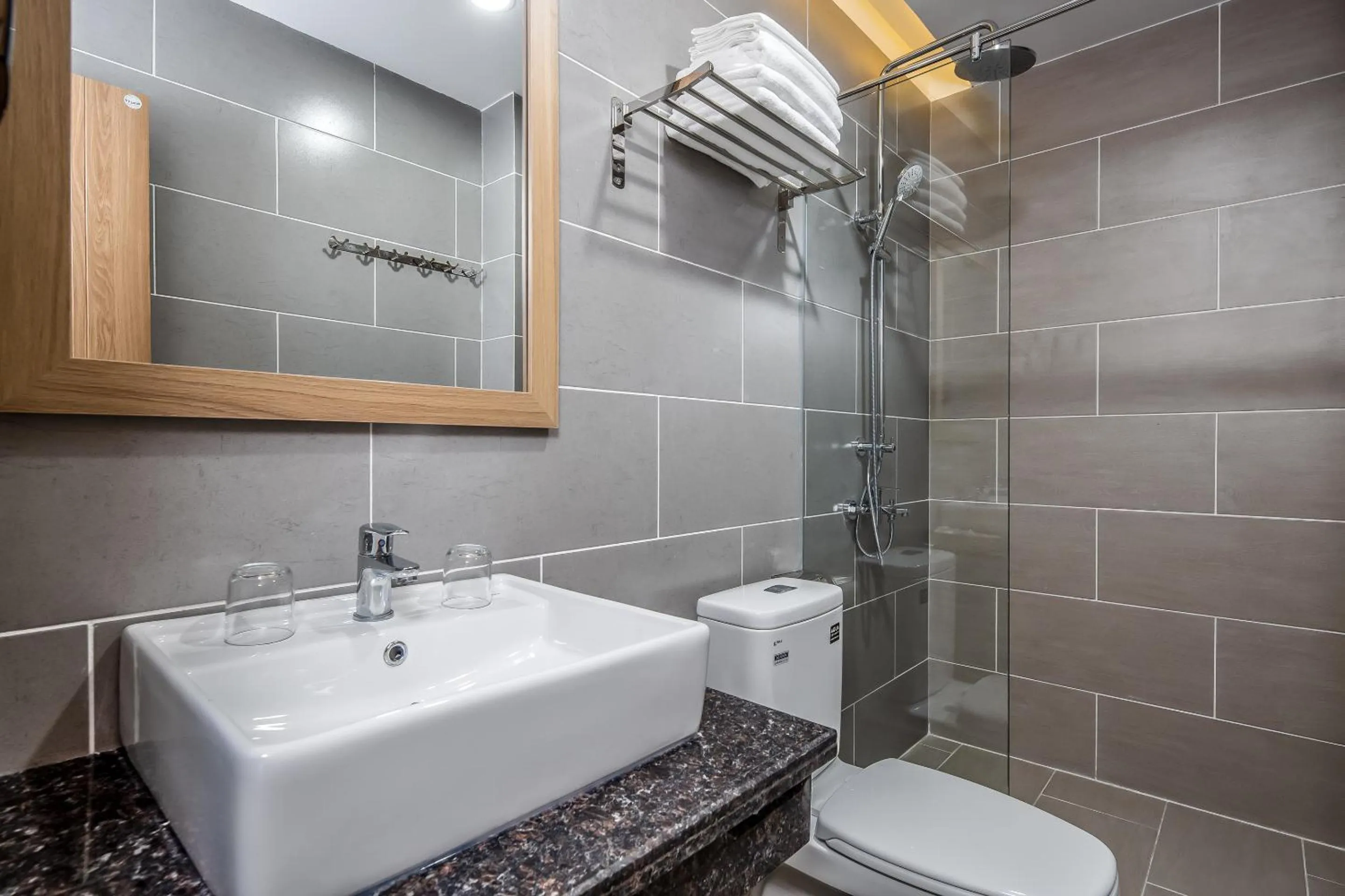 Bathroom in An Dương Hotel & Apartment