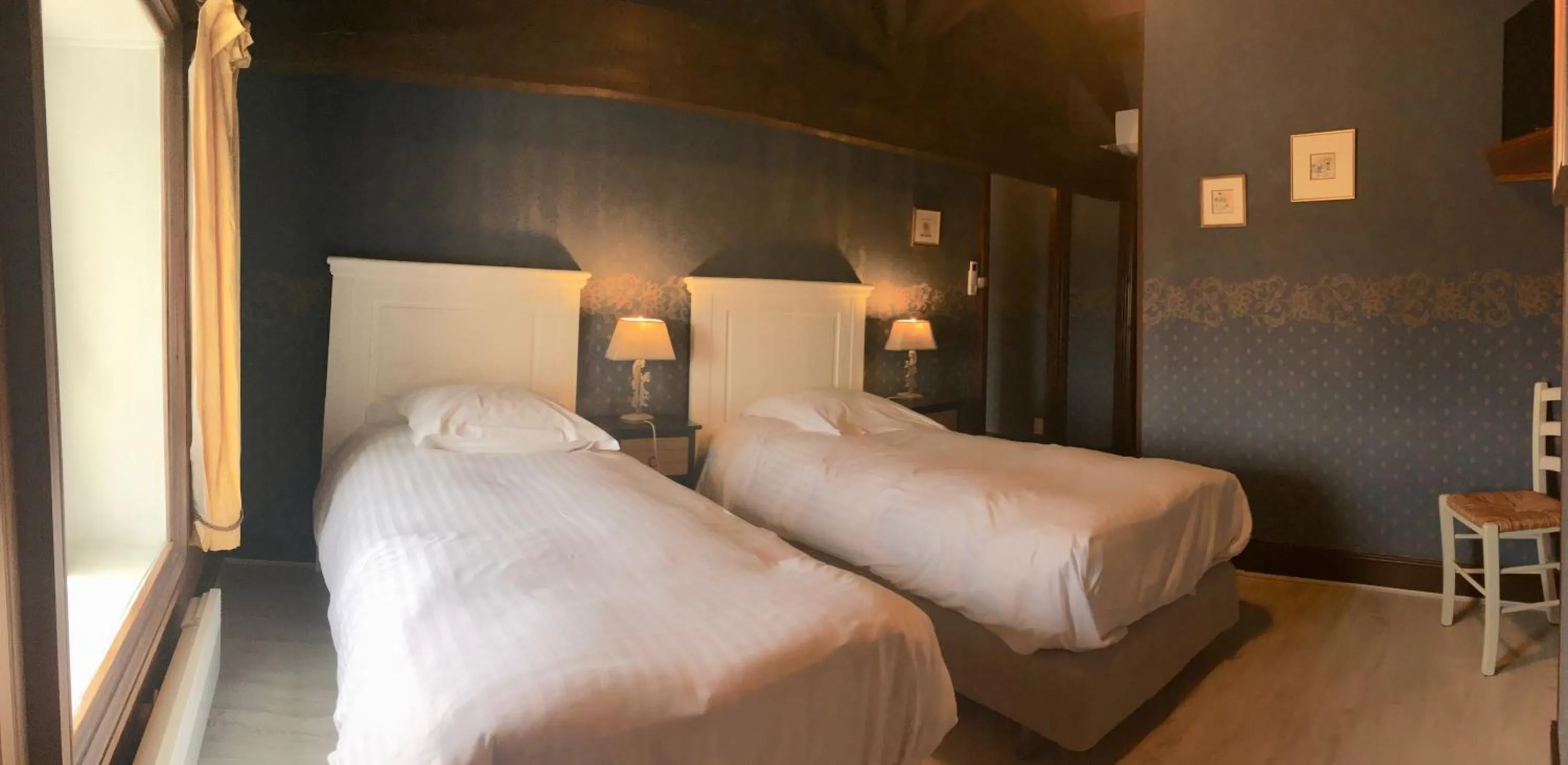 Bed in Logis Domaine du Prieuré