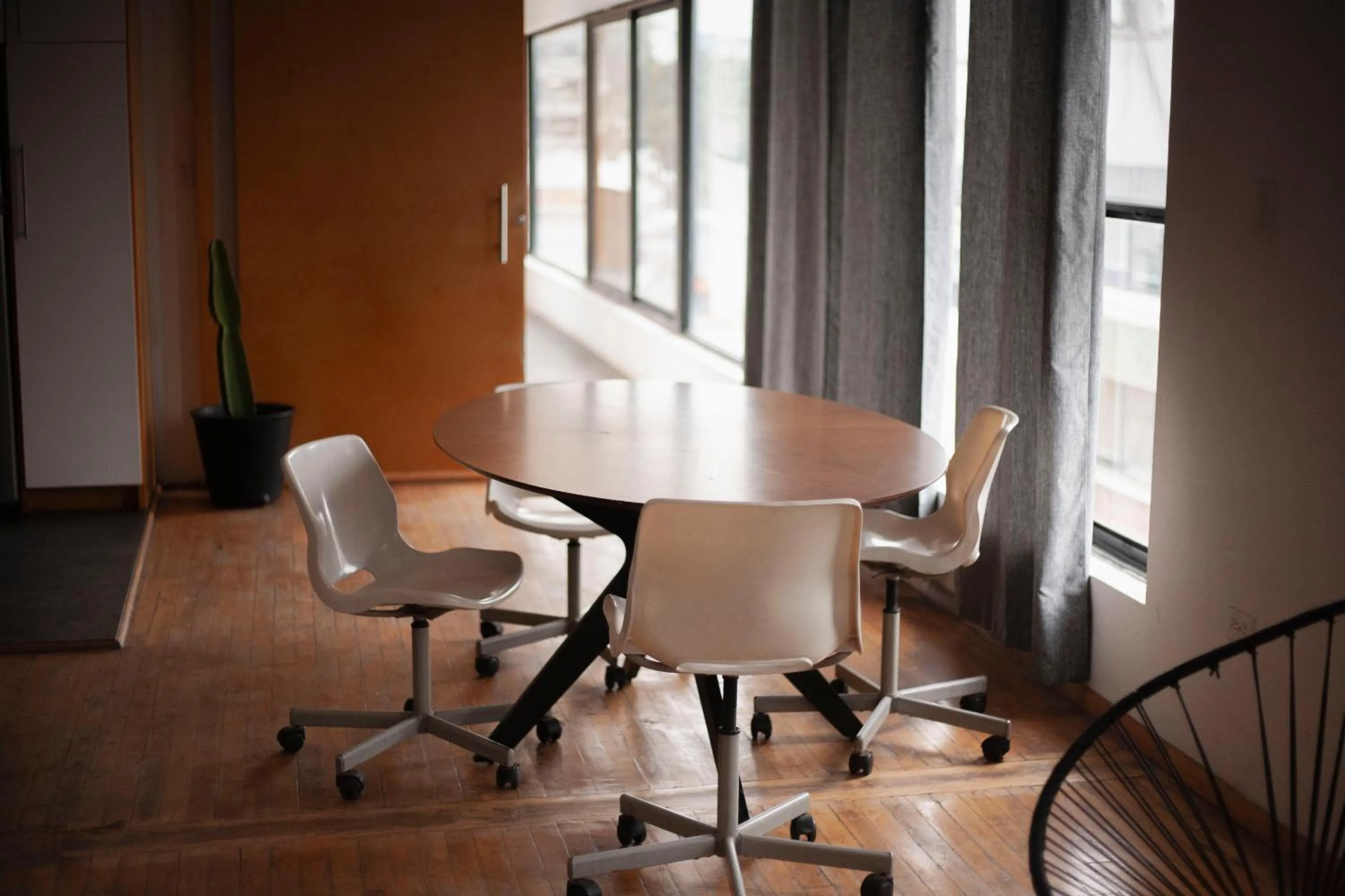 Dining area in Coyote Lofts-Estacion Federal