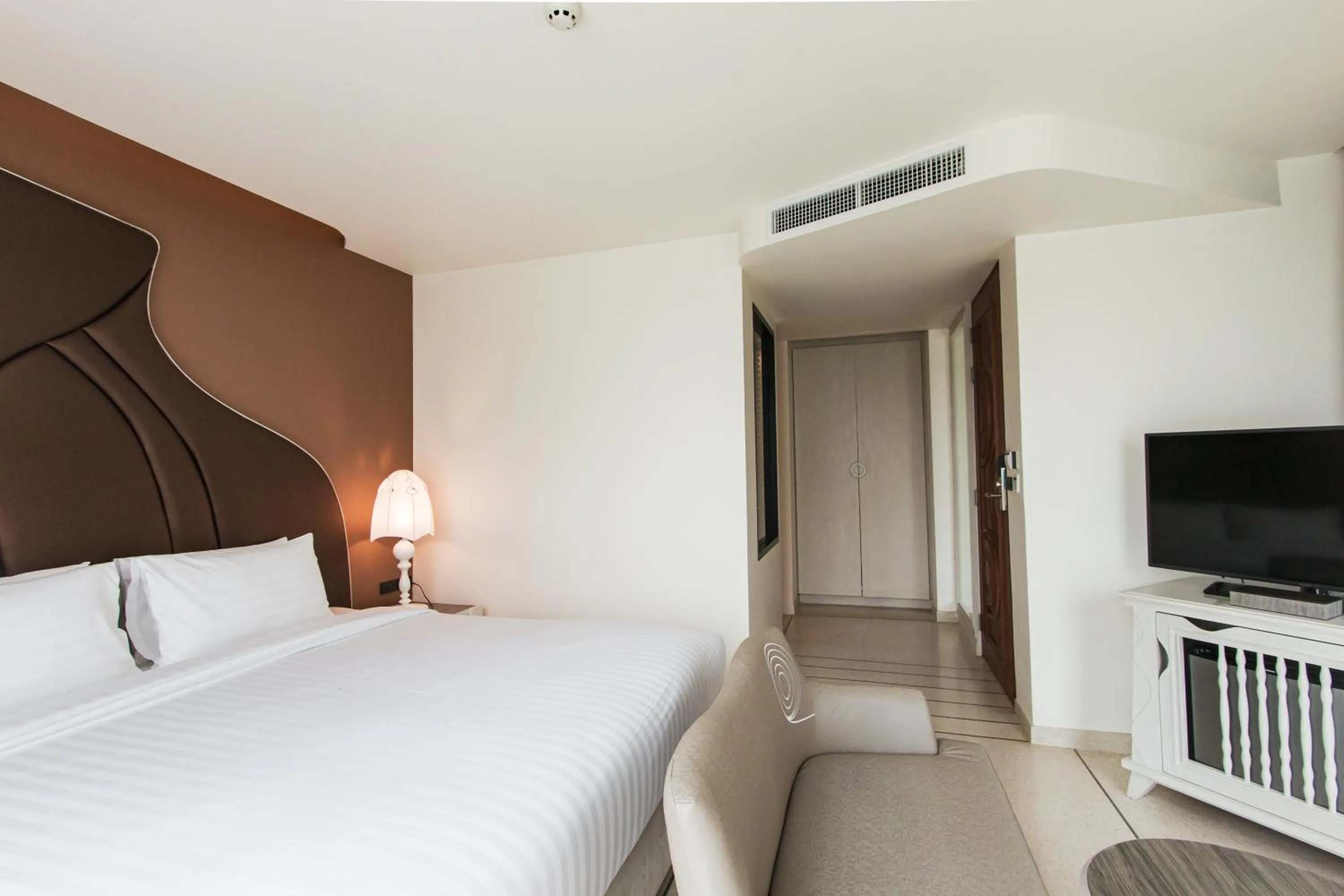 Bed in Rachabhura Hotel