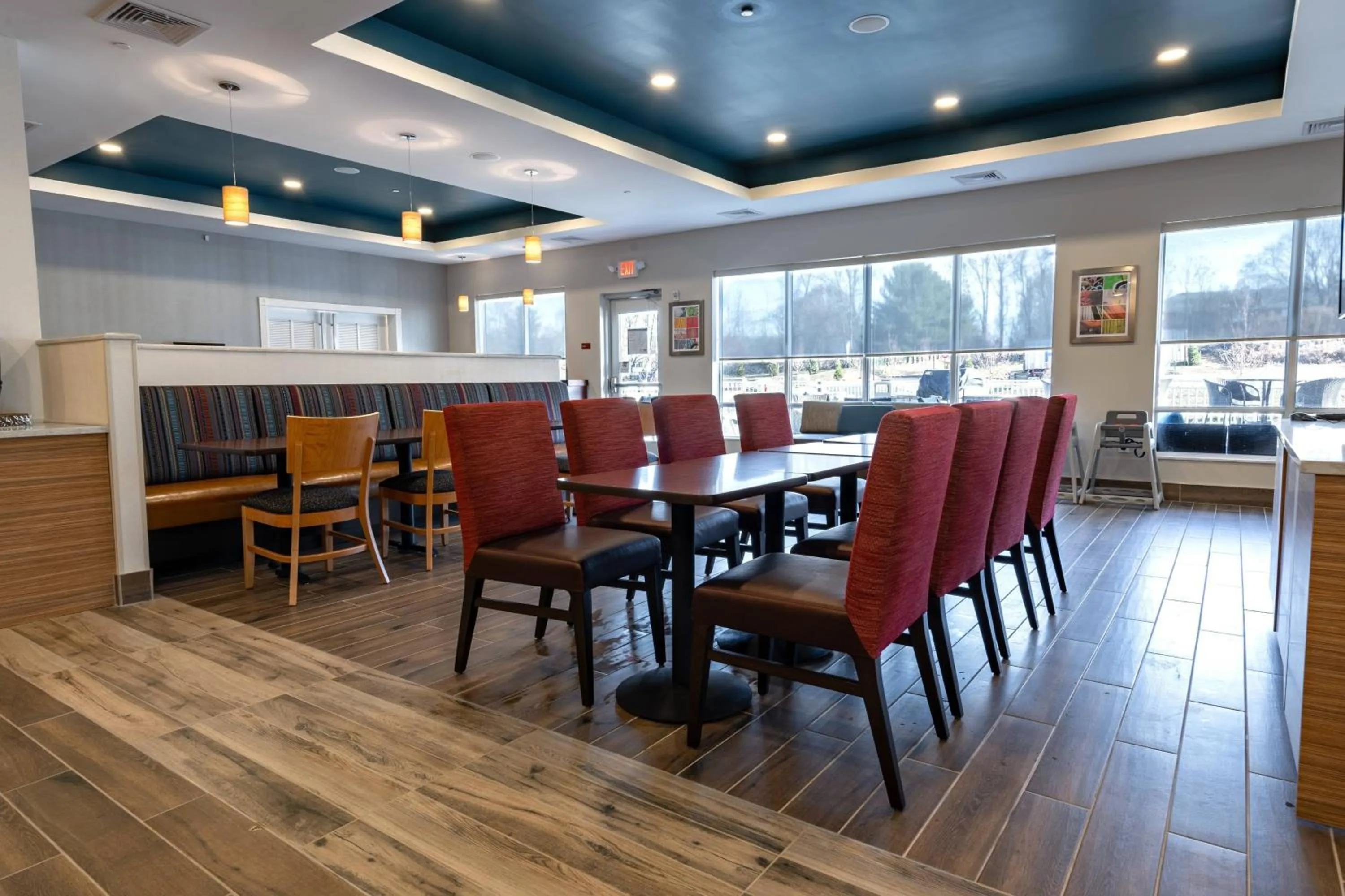 Lobby or reception in TownePlace Suites by Marriott Clinton