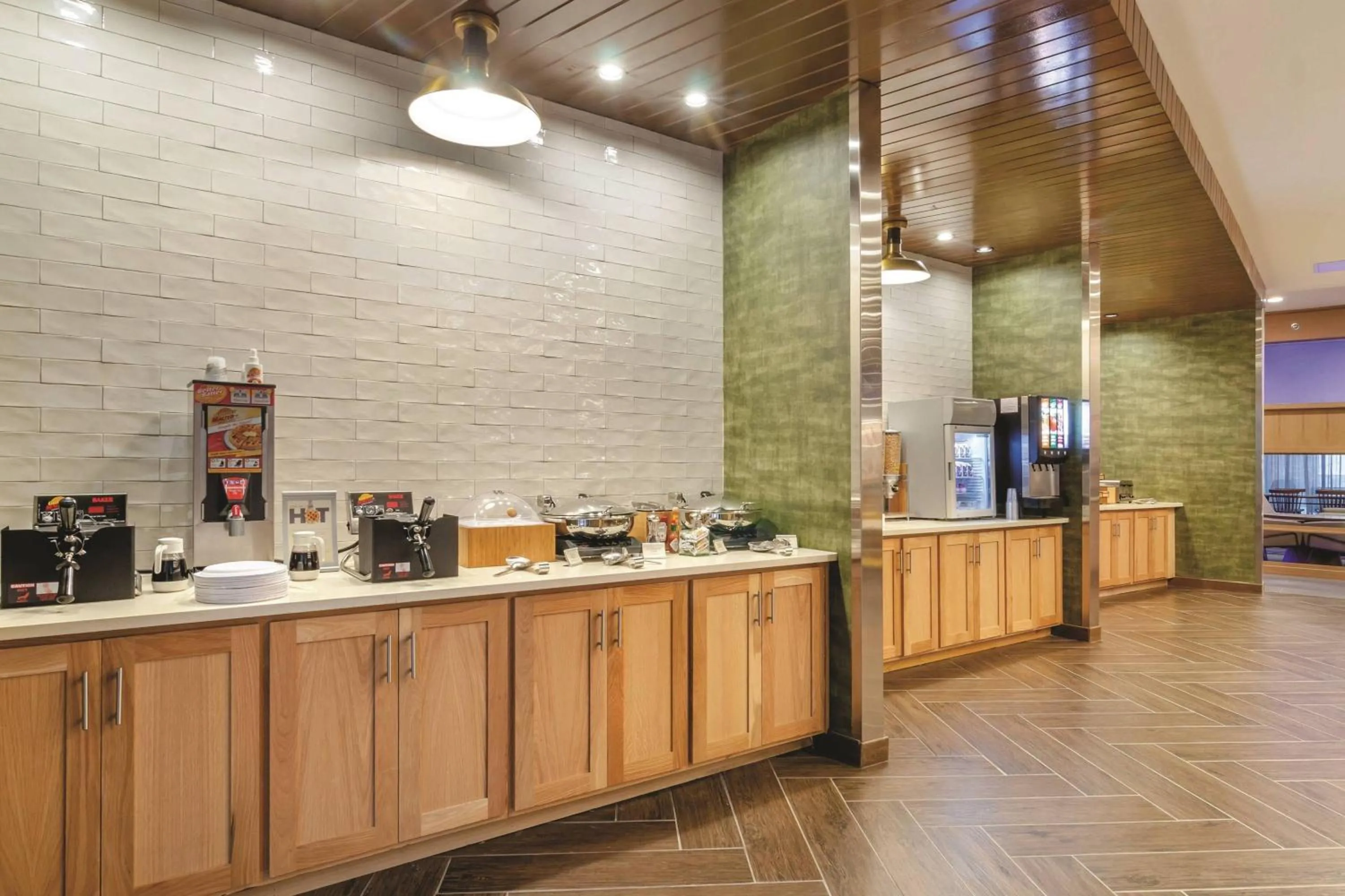 Breakfast in Fairfield Inn & Suites by Marriott Kansas City Shawnee