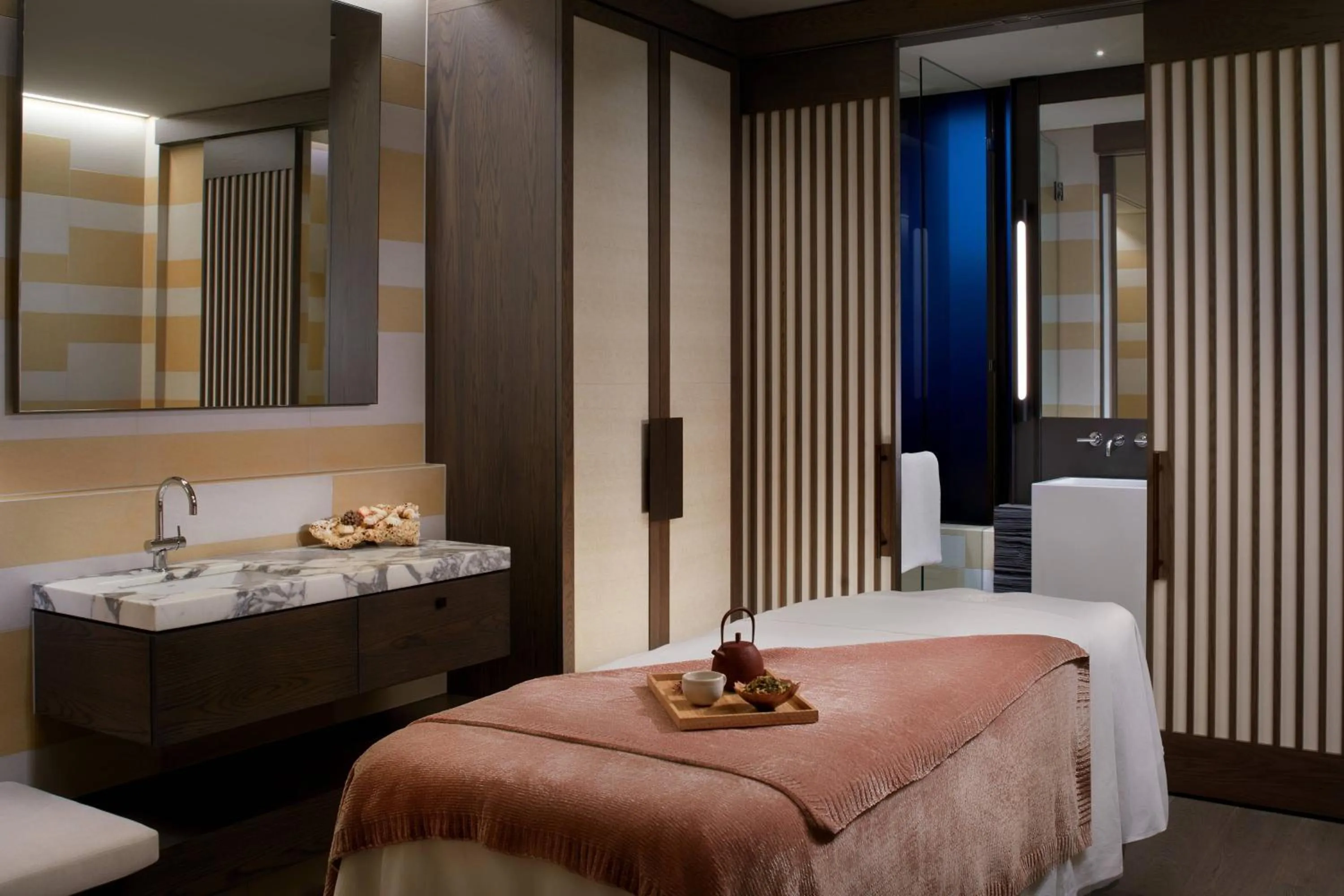 Spa and wellness centre/facilities, Bed in The Ritz-Carlton, Perth