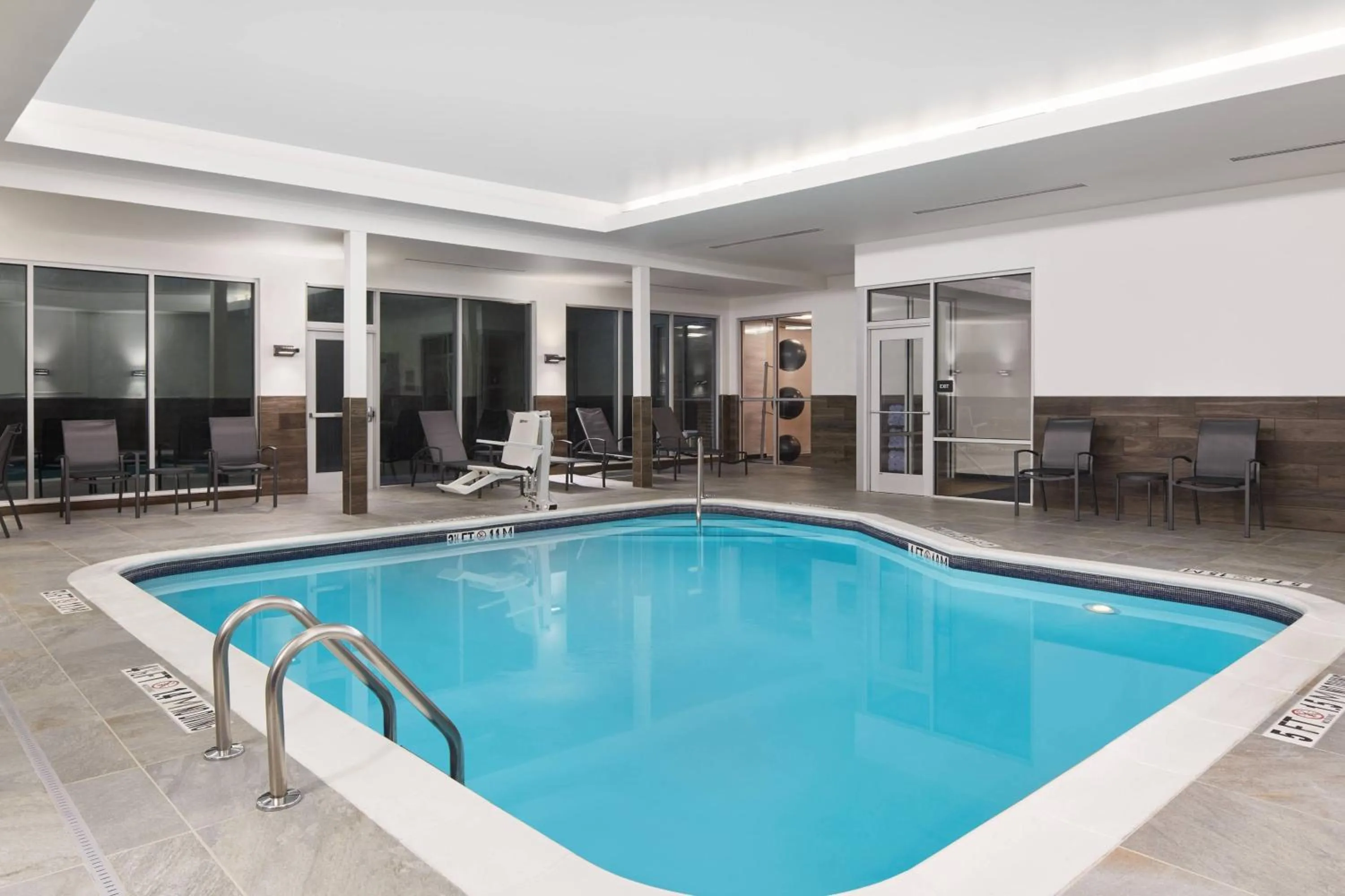 Swimming pool in Fairfield Inn & Suites by Marriott Raleigh Wake Forest