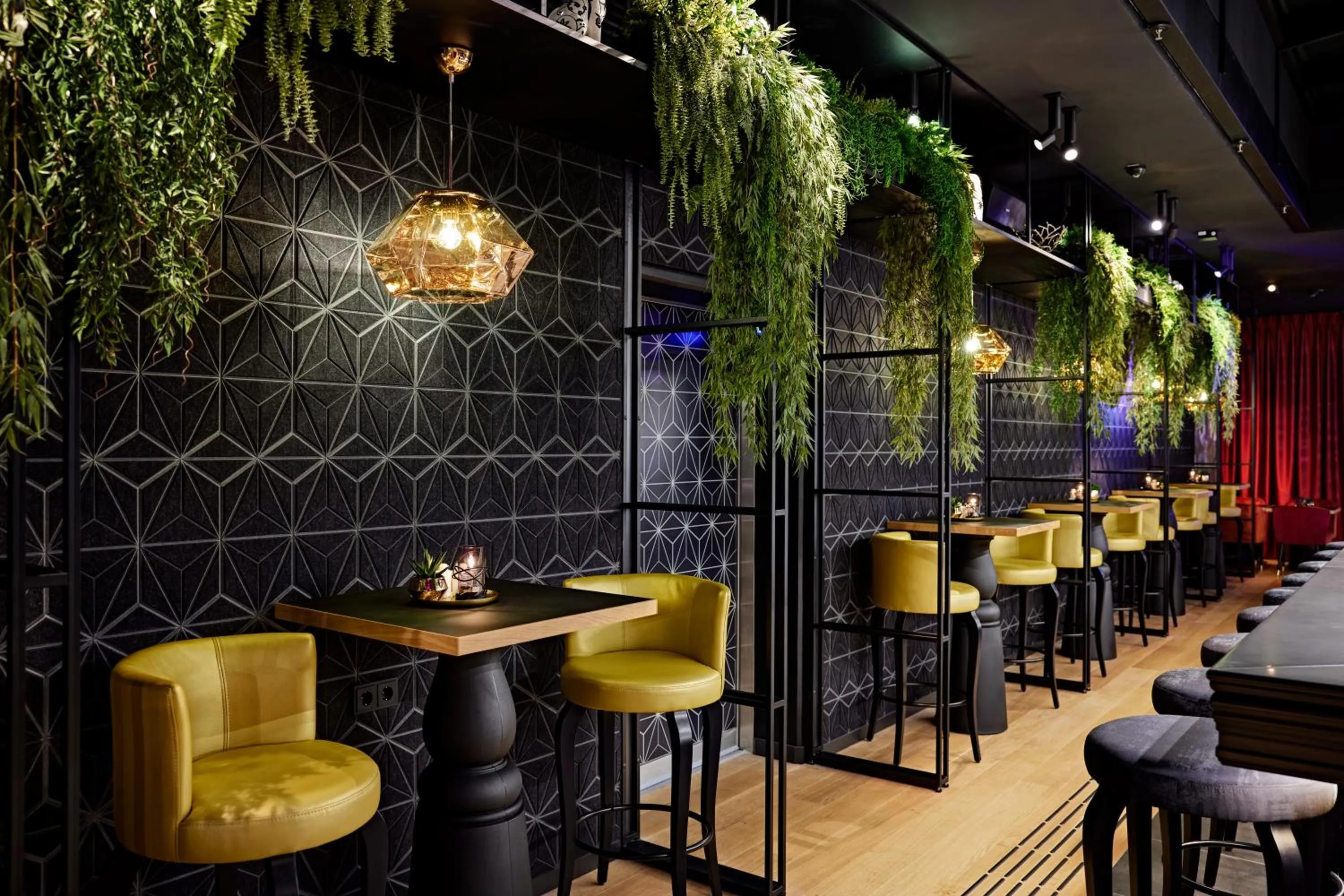 Lounge or bar in Me and All Hotel Dusseldorf Oberkassel, by Hyatt