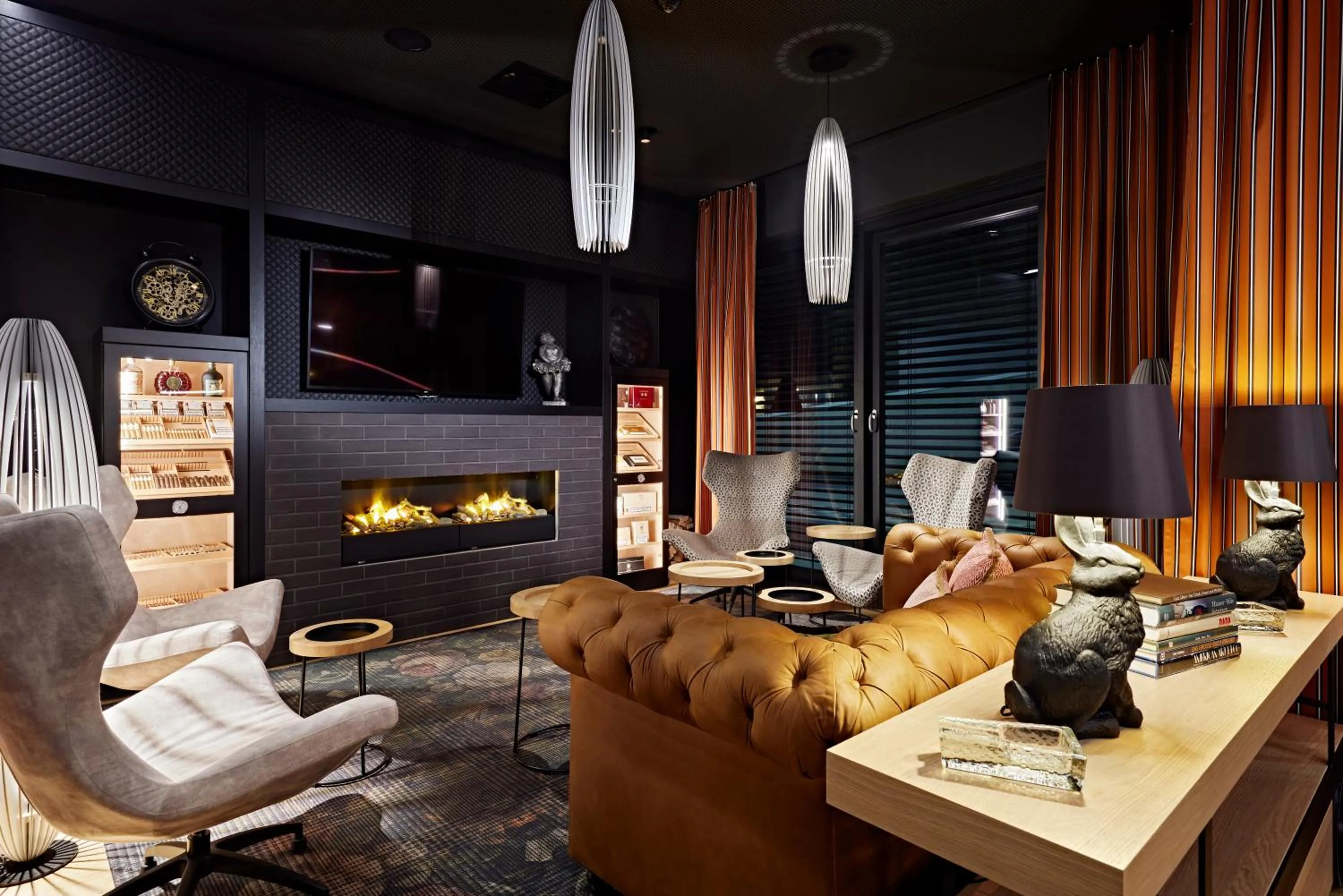 Lounge or bar in Me and All Hotel Dusseldorf Oberkassel, by Hyatt