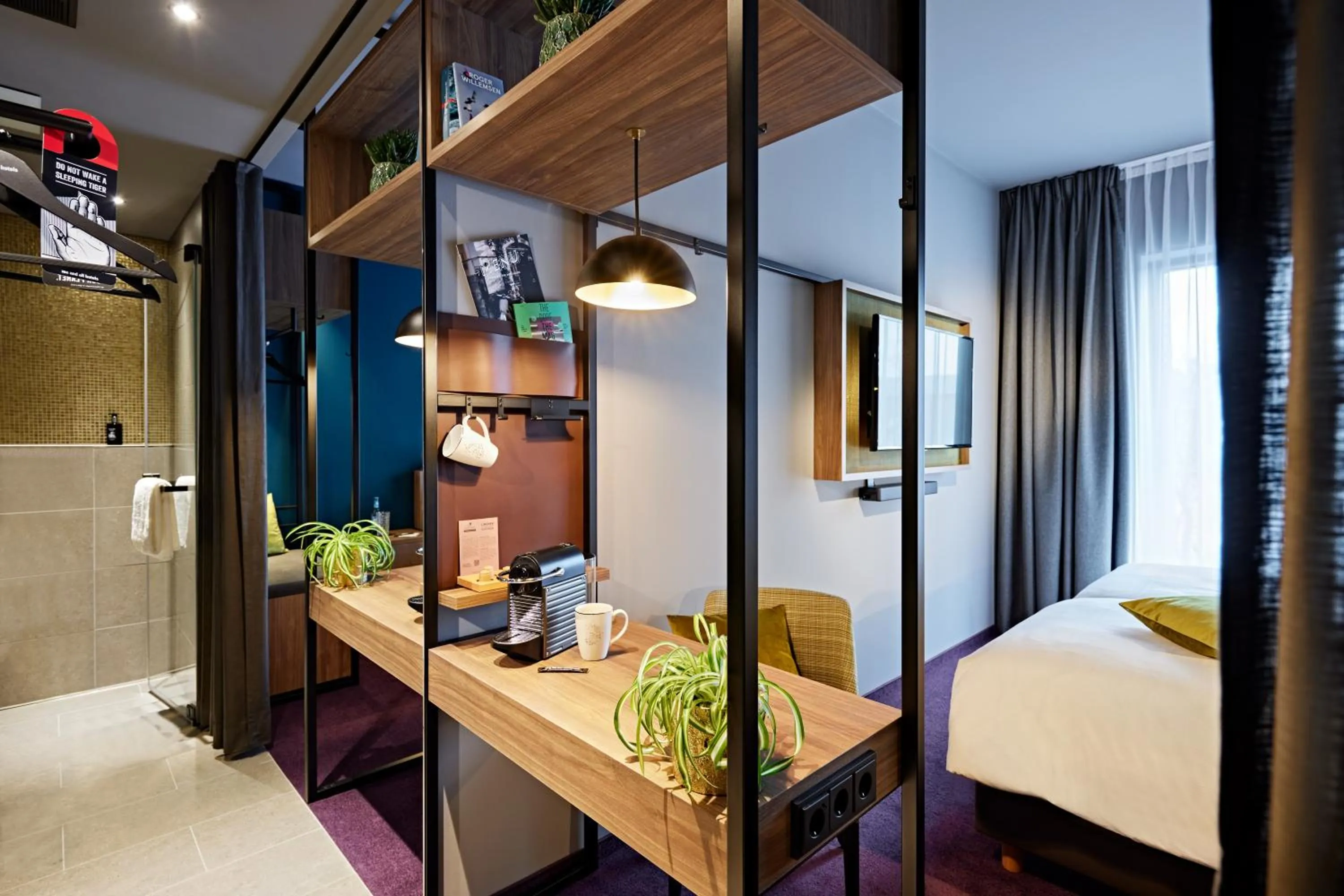 TV and multimedia, Bed in Me and All Hotel Dusseldorf Oberkassel, by Hyatt