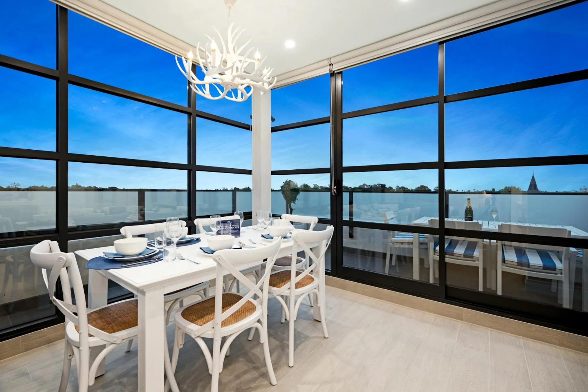 Dining area in The Hamptons Apartments - St Kilda