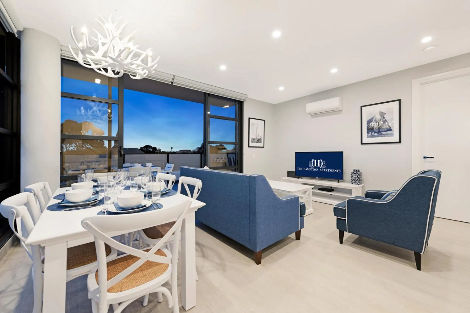 Dining area in The Hamptons Apartments - St Kilda