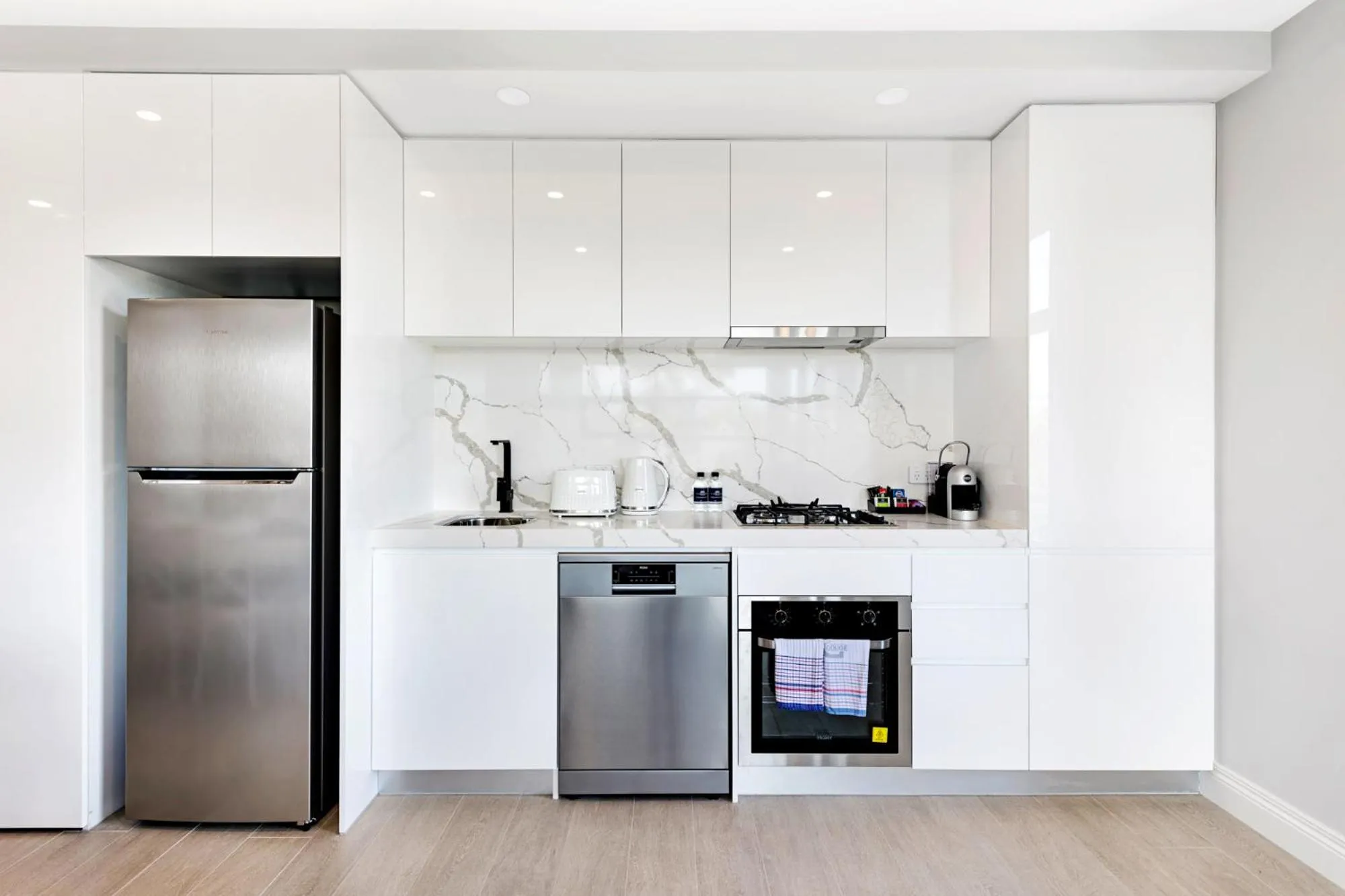 Coffee/tea facilities in The Hamptons Apartments - St Kilda