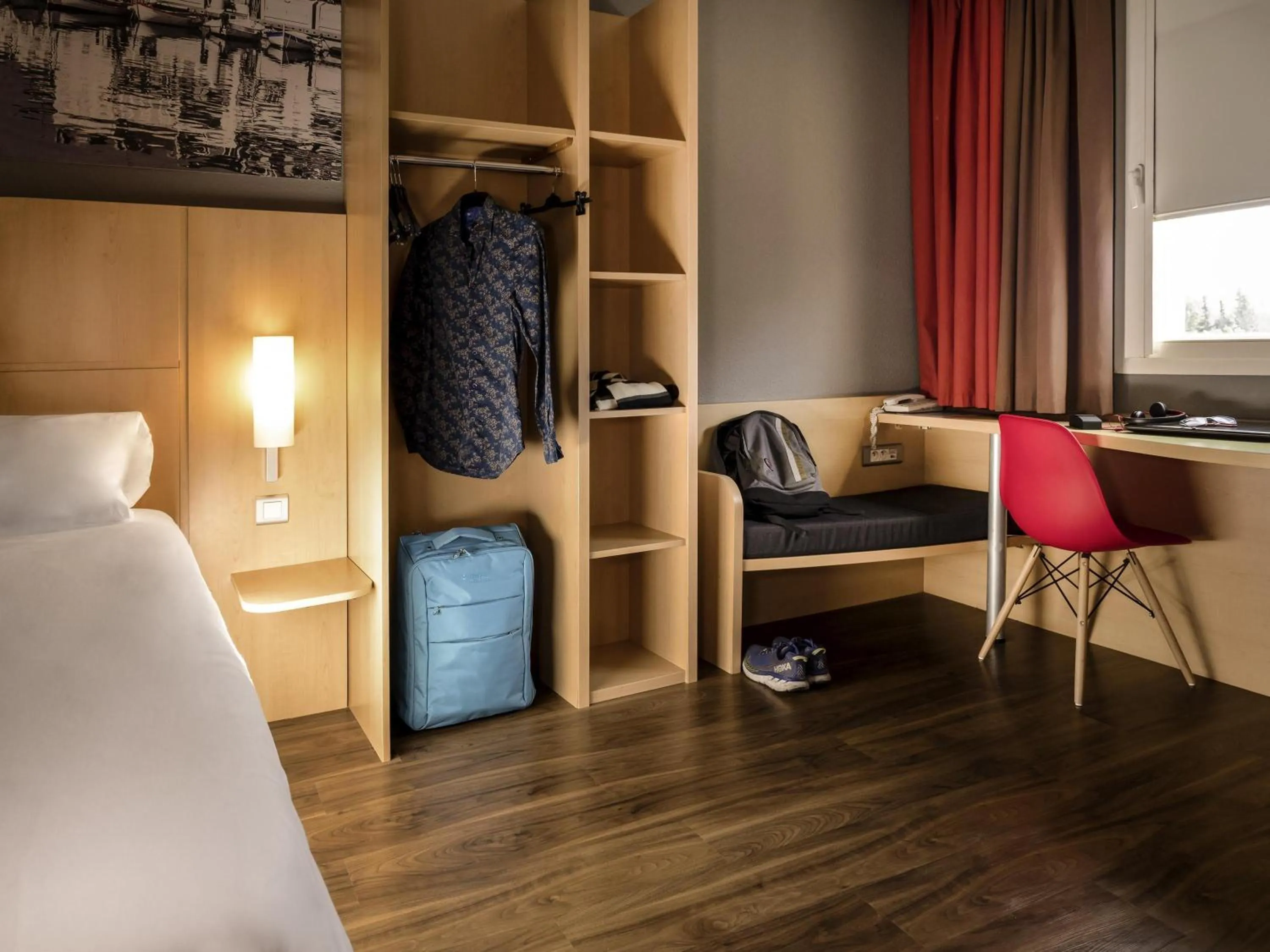 Bedroom, Bed in ibis Cannes Mandelieu