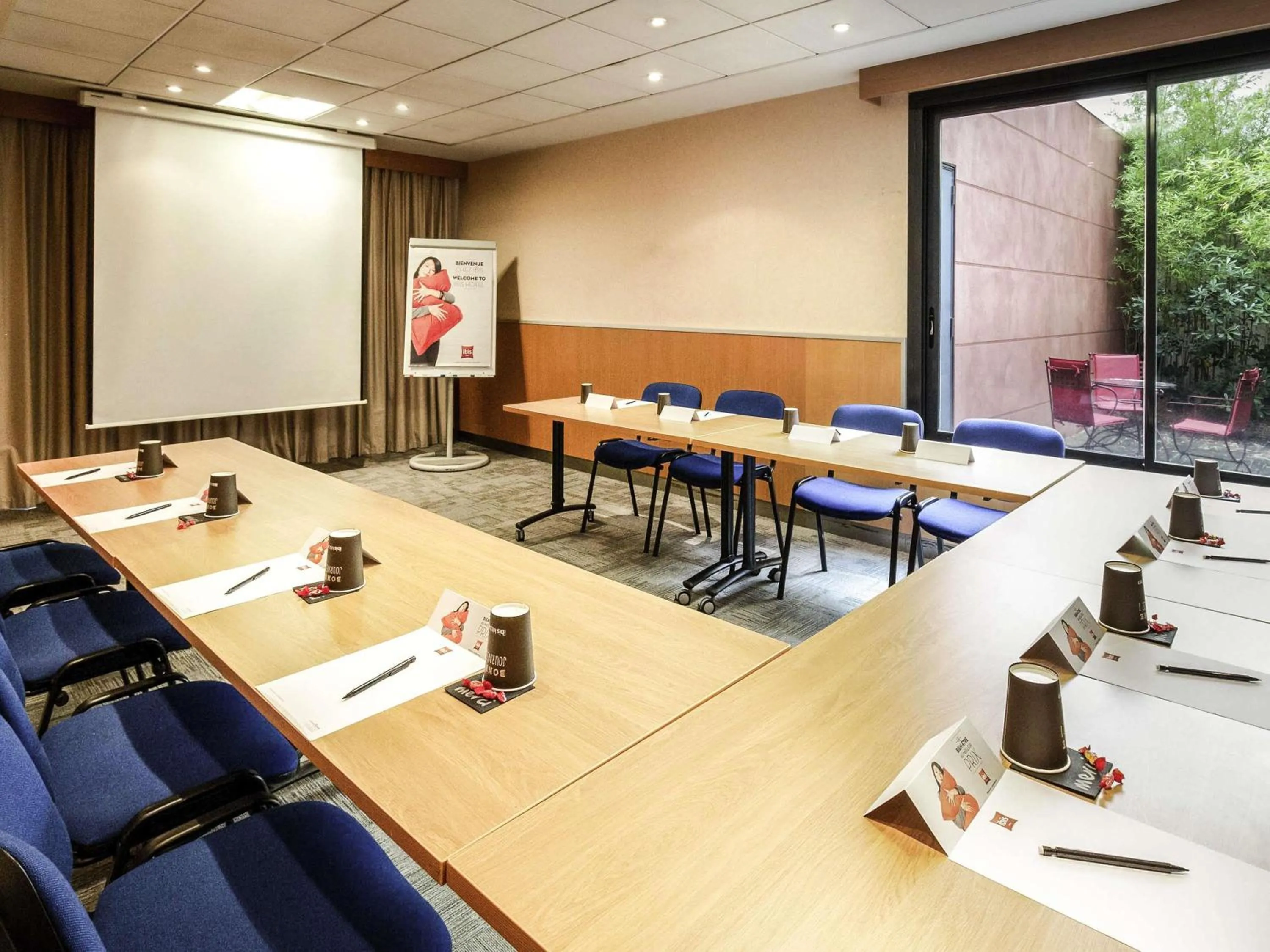Meeting/conference room in ibis Cannes Mandelieu