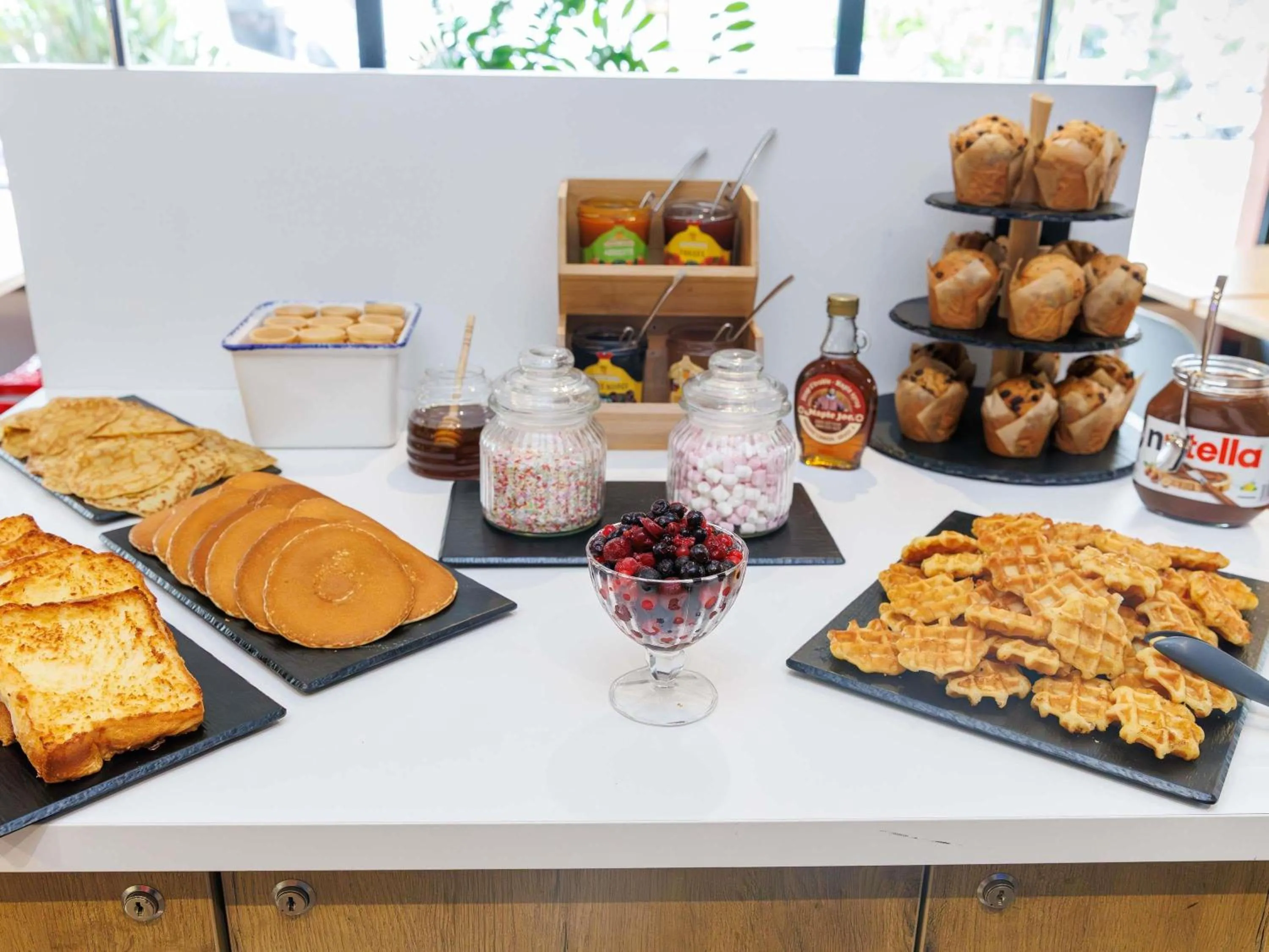 Breakfast in ibis Cannes Mandelieu