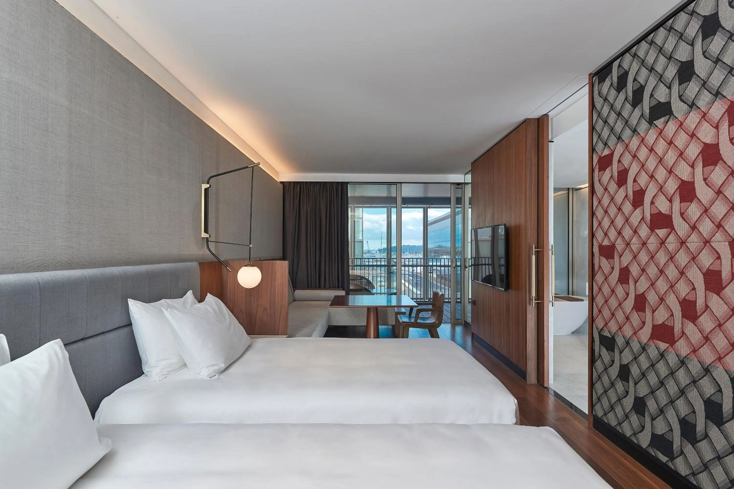 Bed in Park Hyatt Auckland