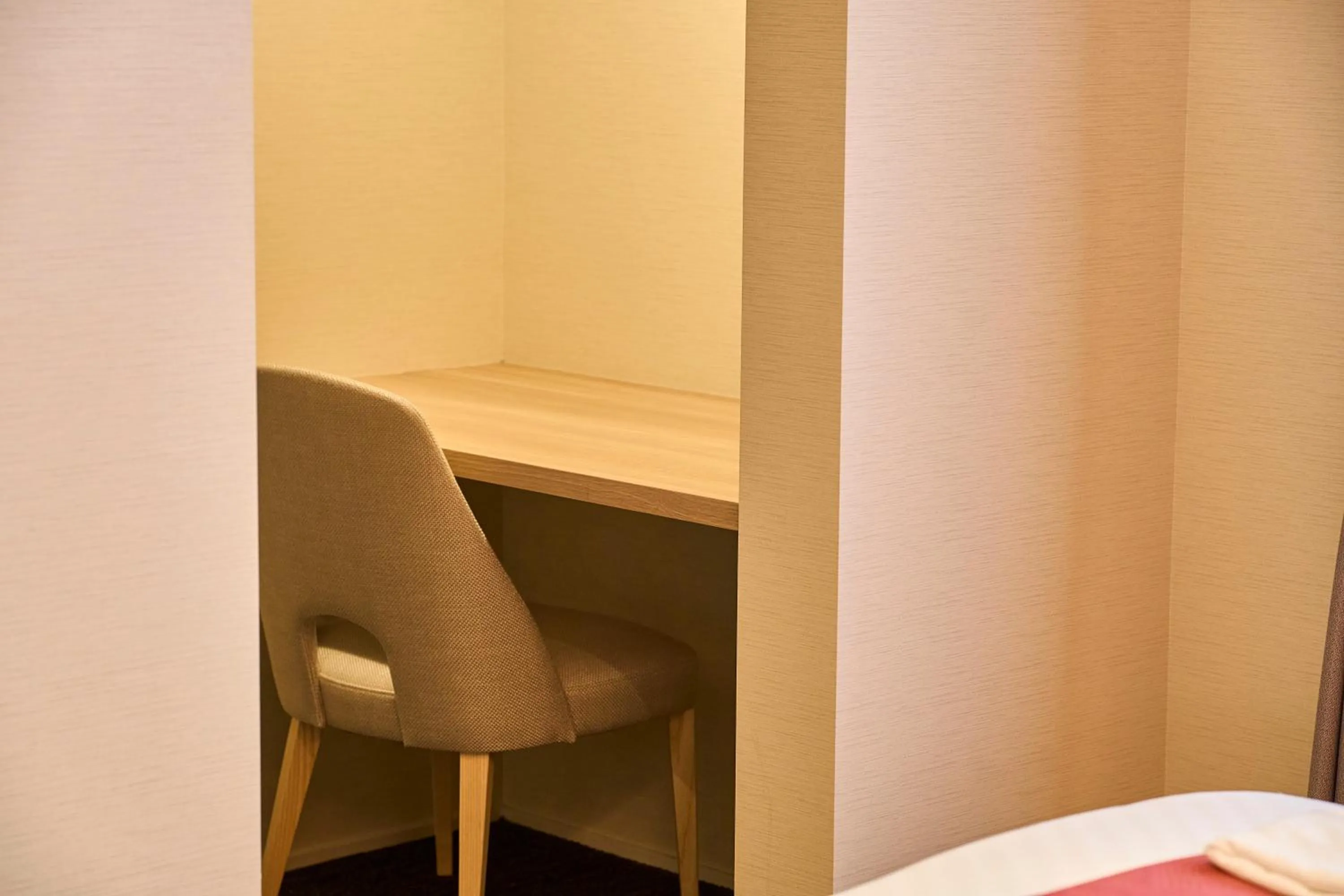 Seating area in HOTEL MASTAY jingumichi