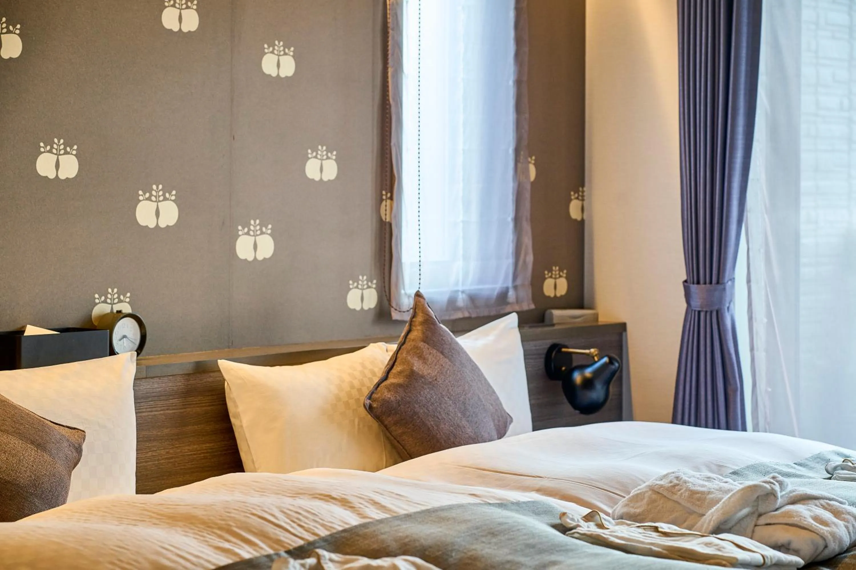 Bed in HOTEL MASTAY jingumichi